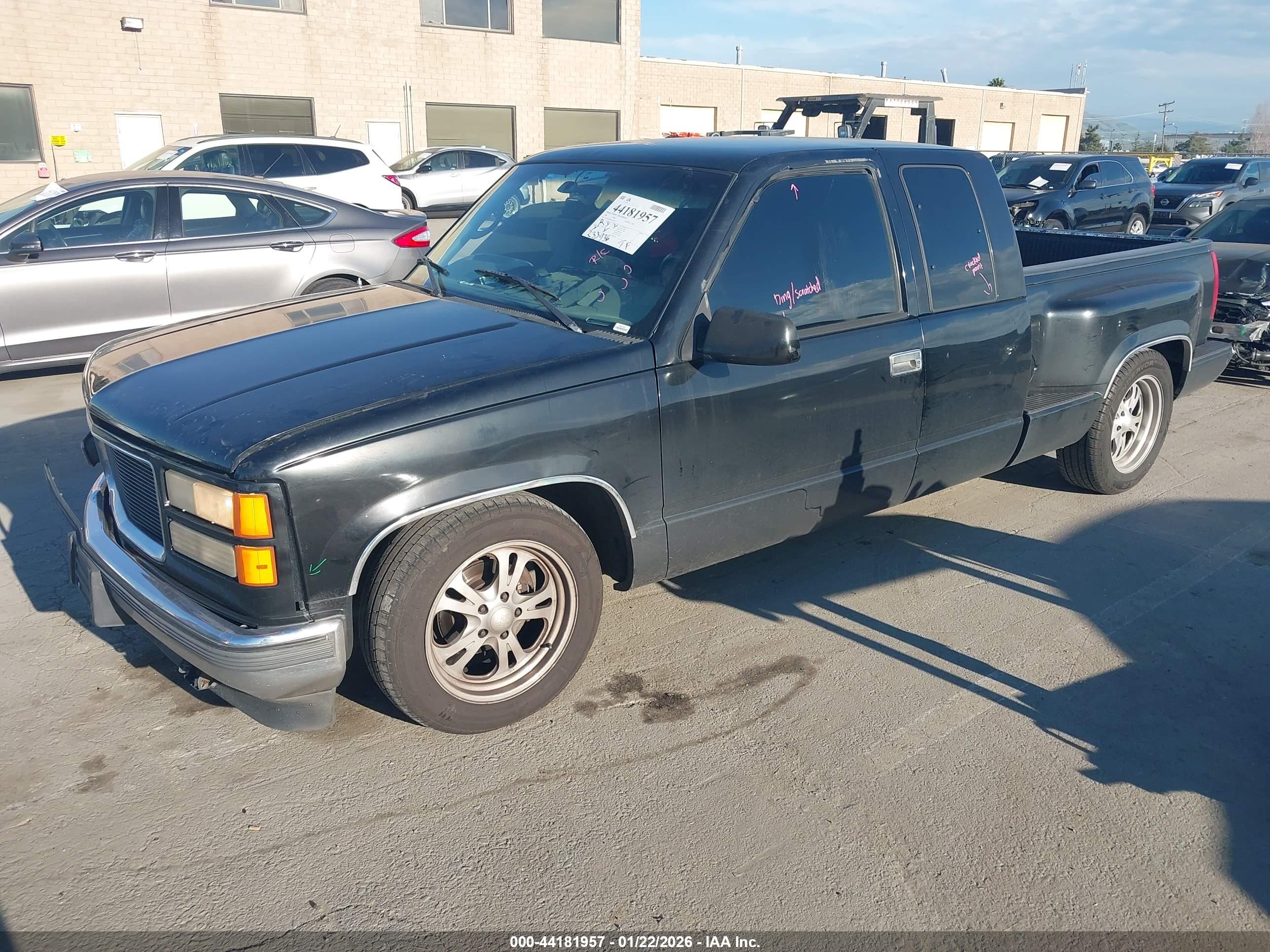 GMC SIERRA image 2
