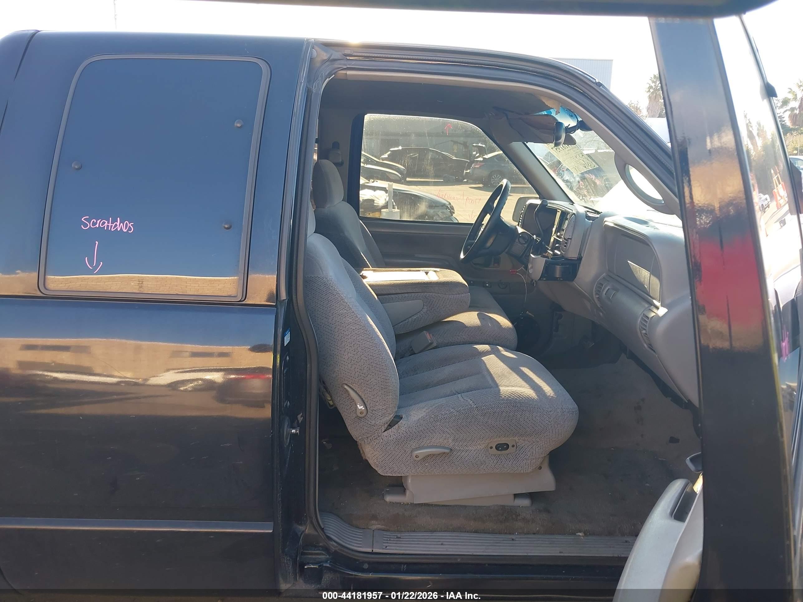 GMC SIERRA image 5