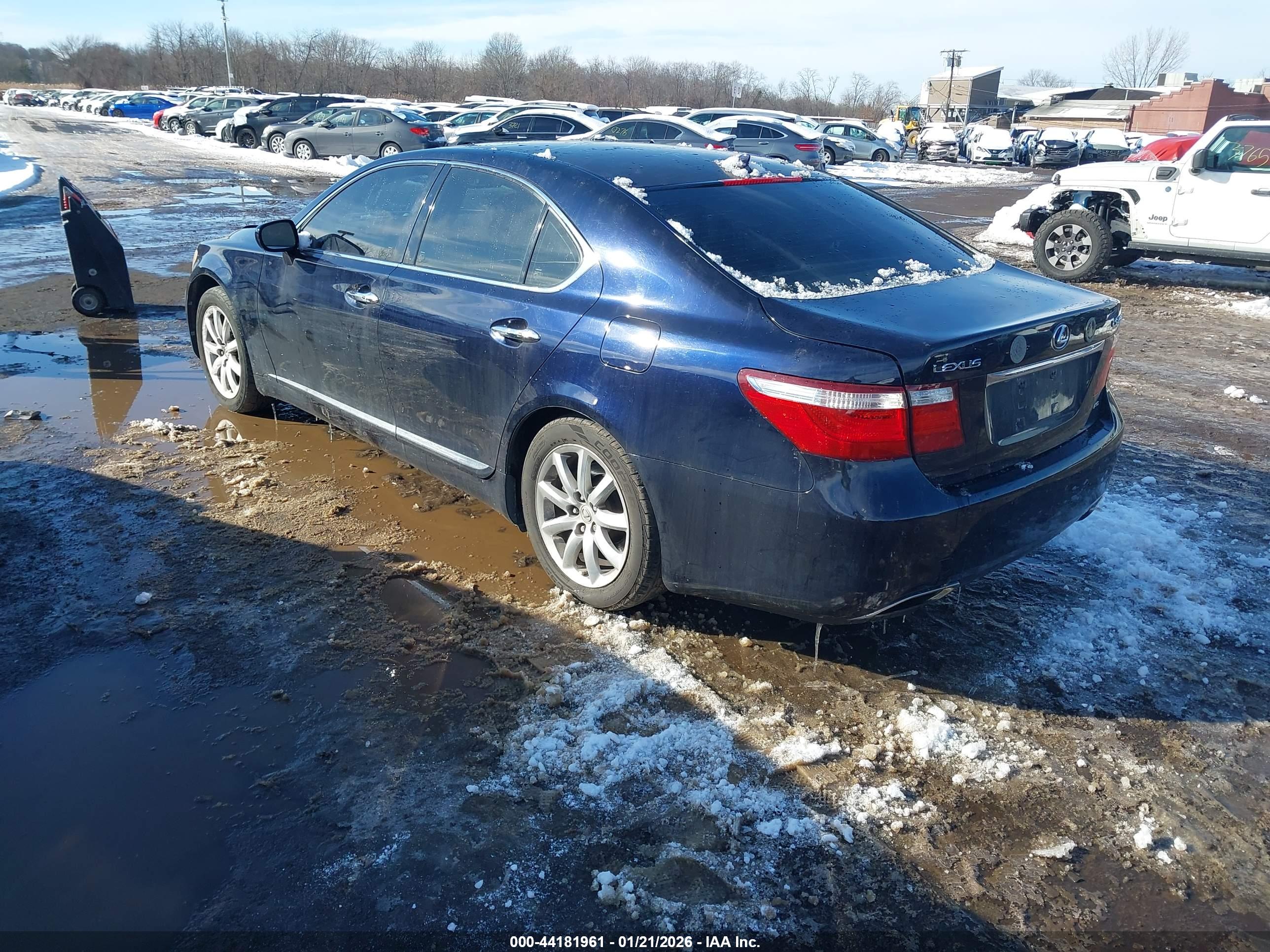 LEXUS LS image 3