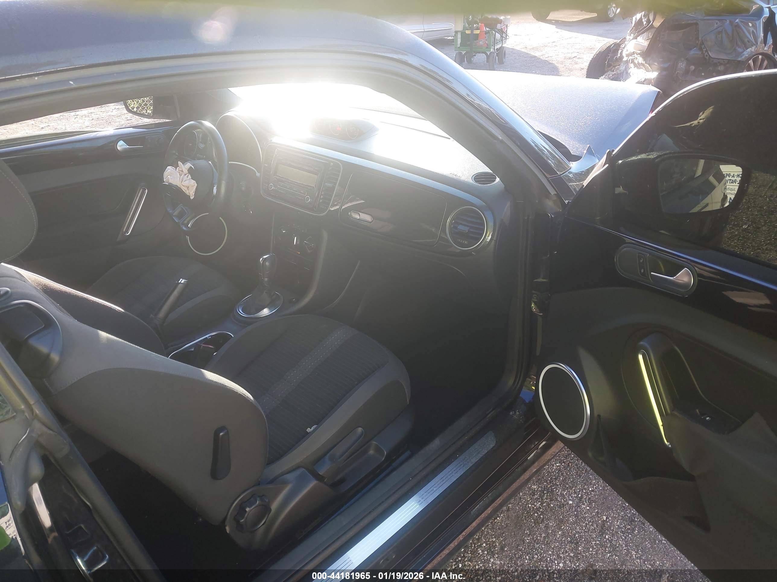 VOLKSWAGEN BEETLE image 5