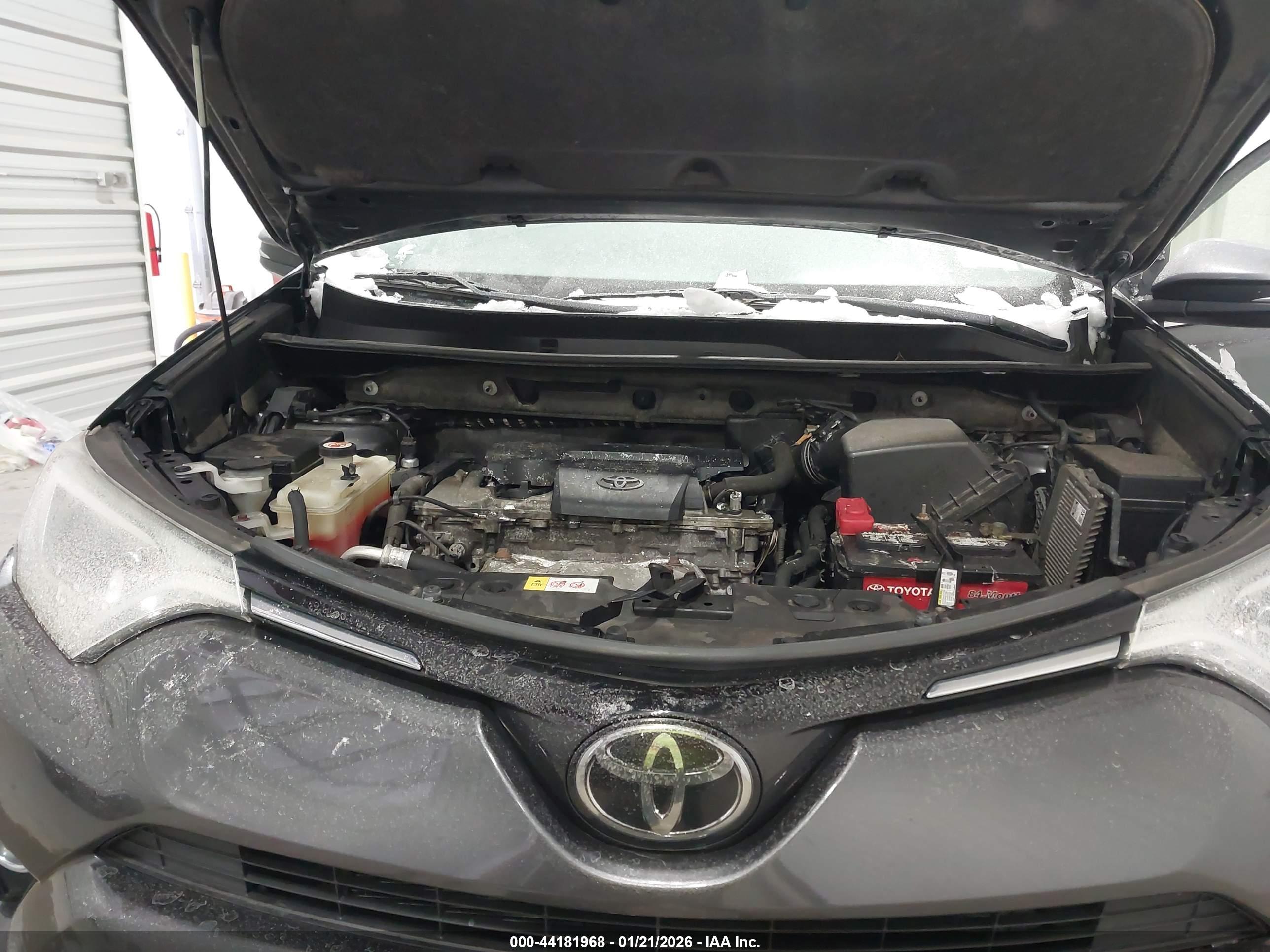 TOYOTA RAV4 image 10
