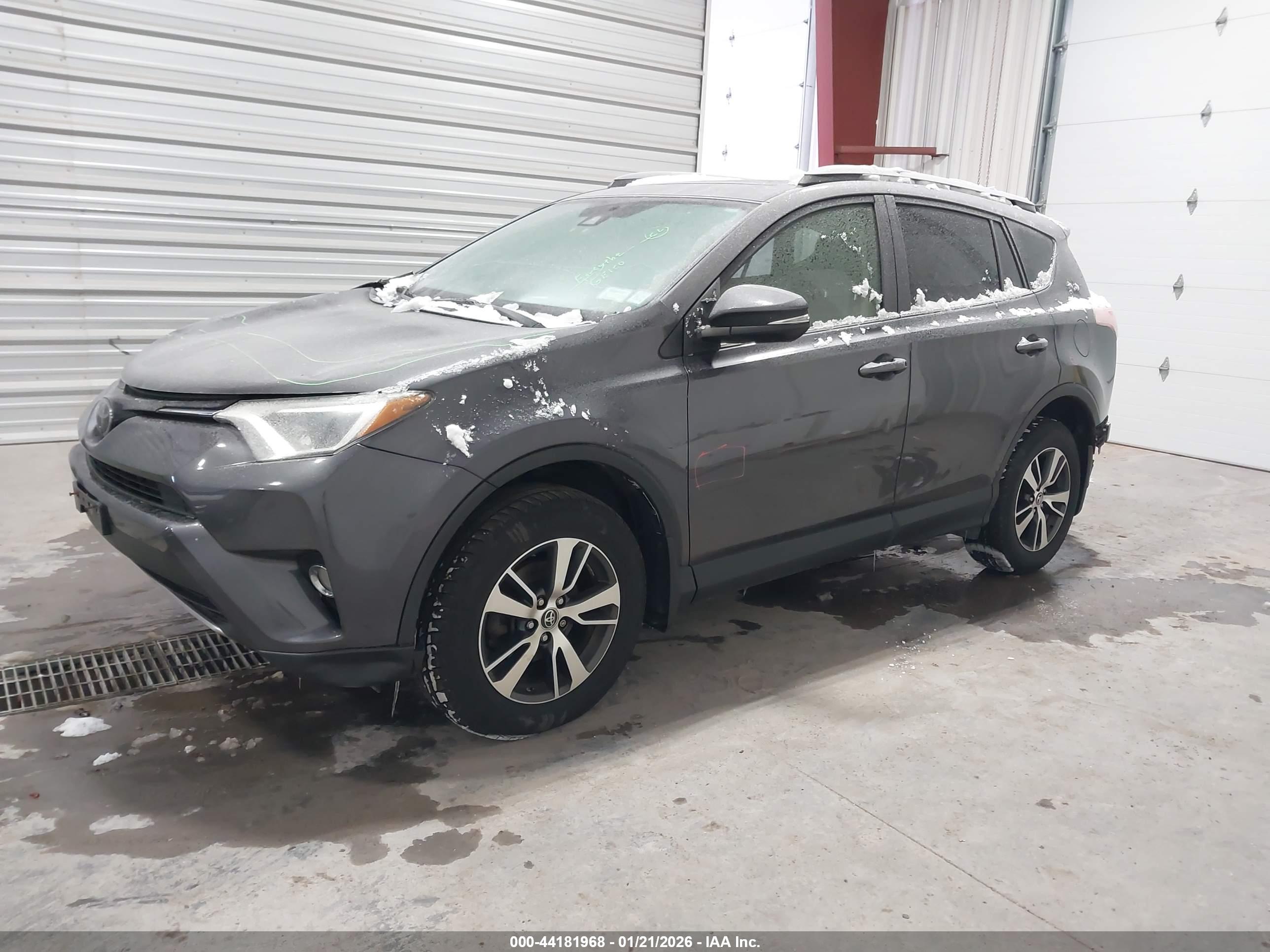 TOYOTA RAV4 image 2