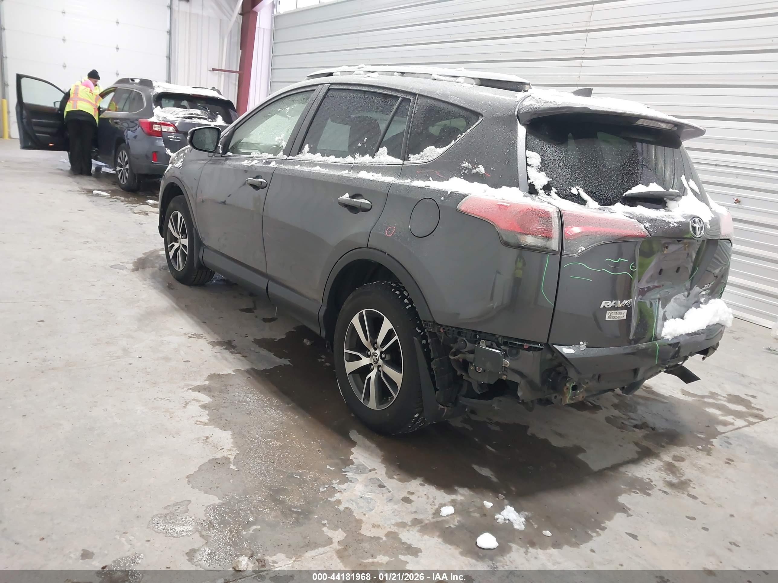 TOYOTA RAV4 image 3