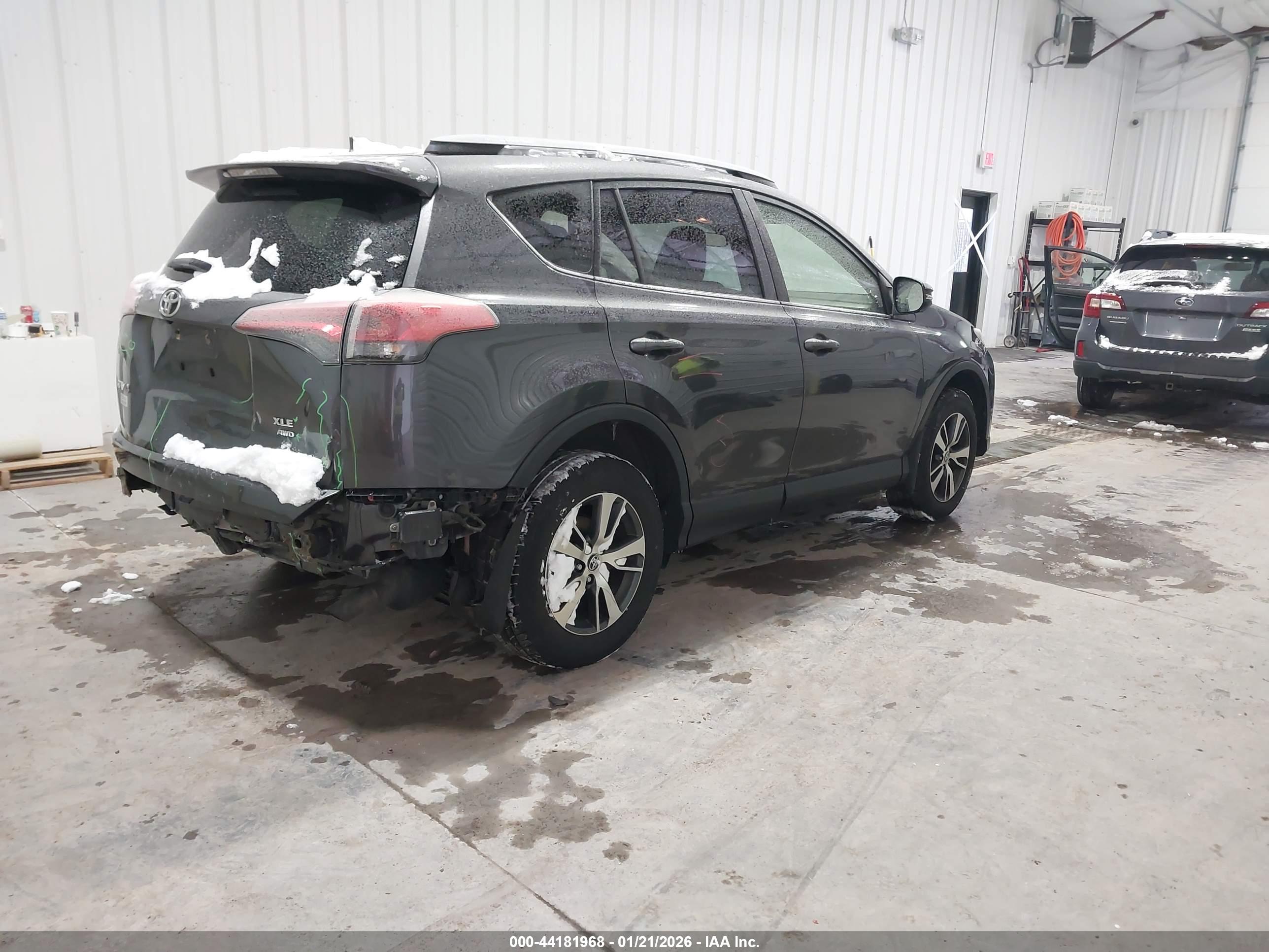 TOYOTA RAV4 image 4