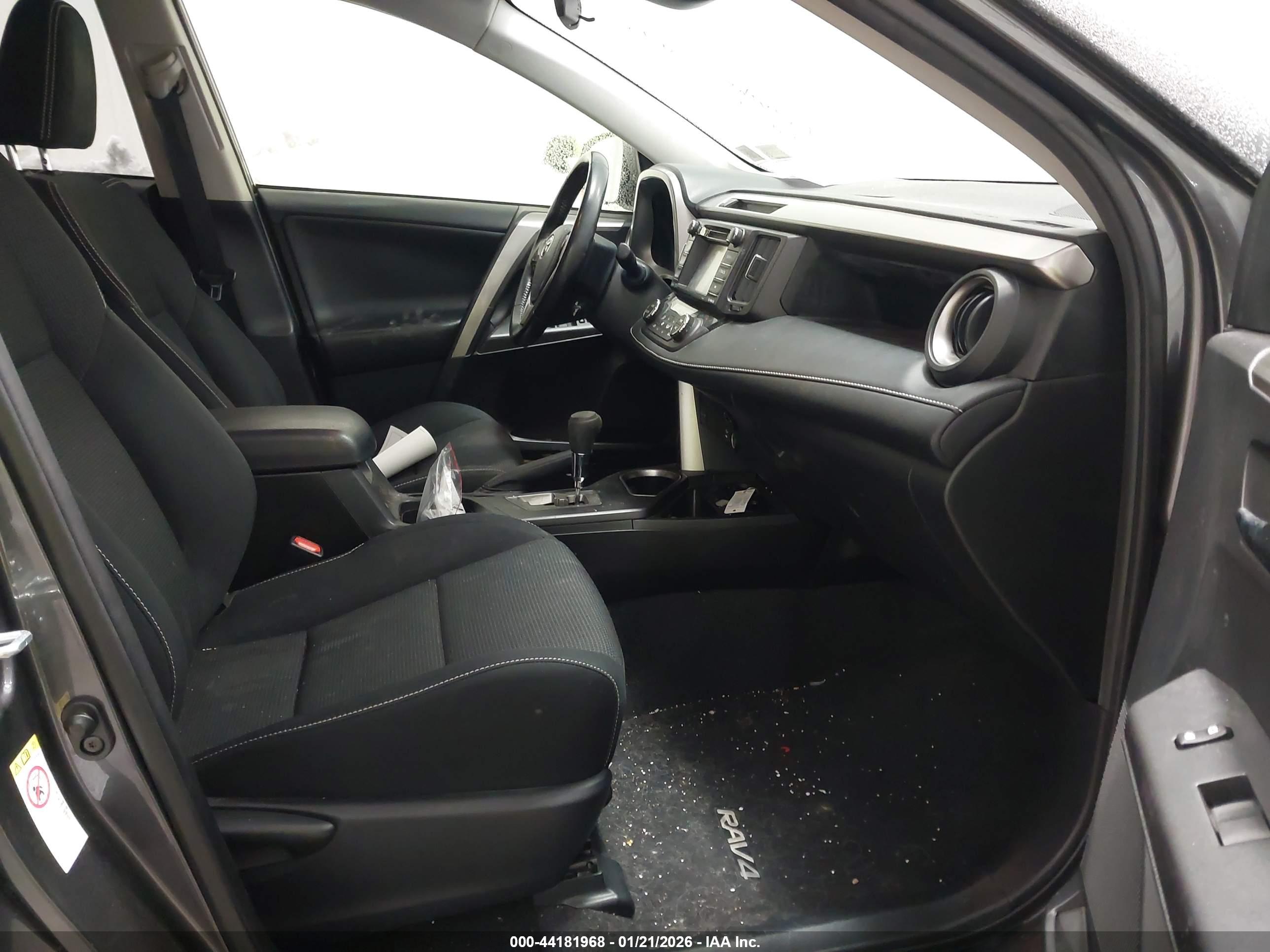 TOYOTA RAV4 image 5