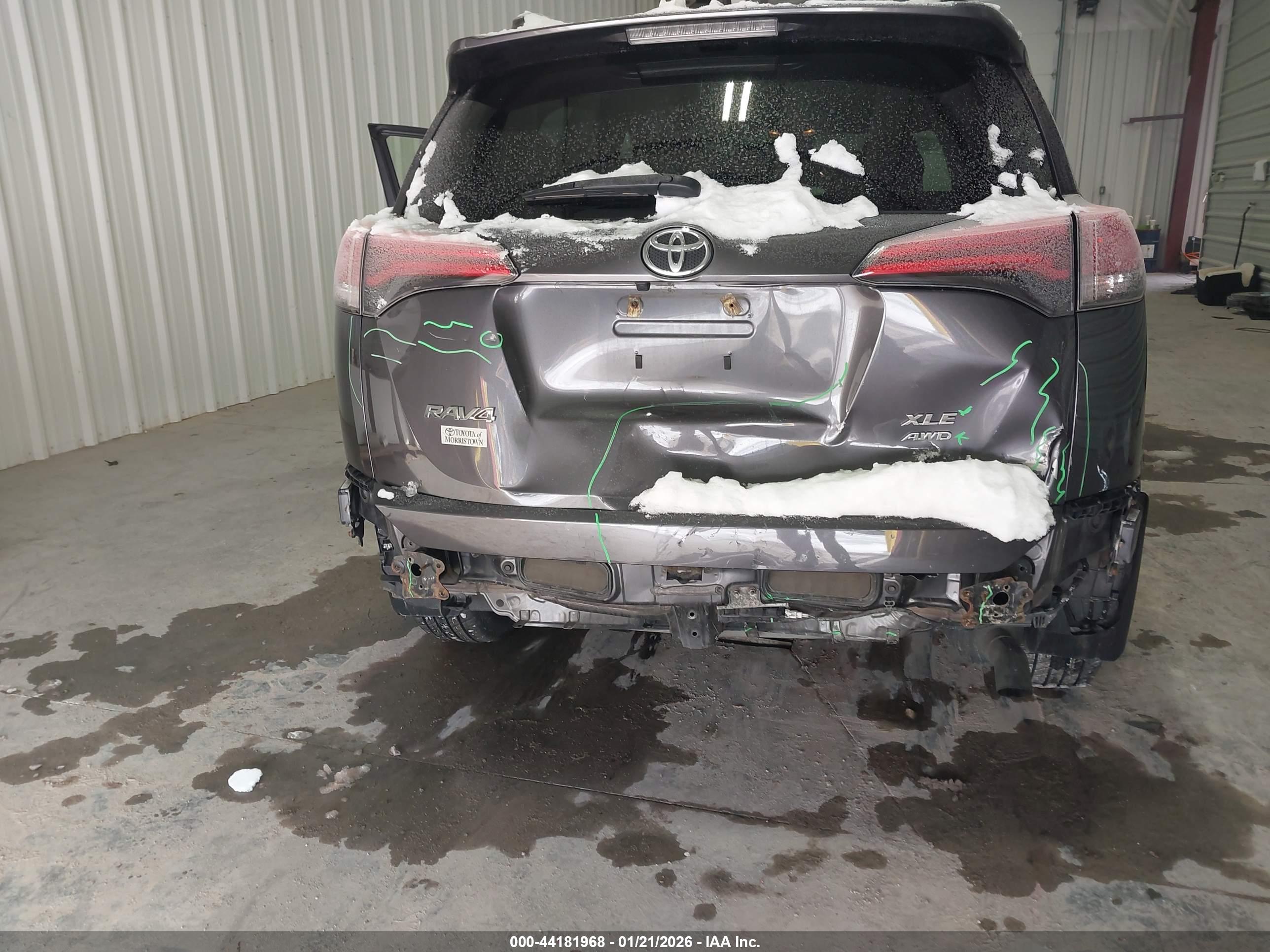 TOYOTA RAV4 image 6