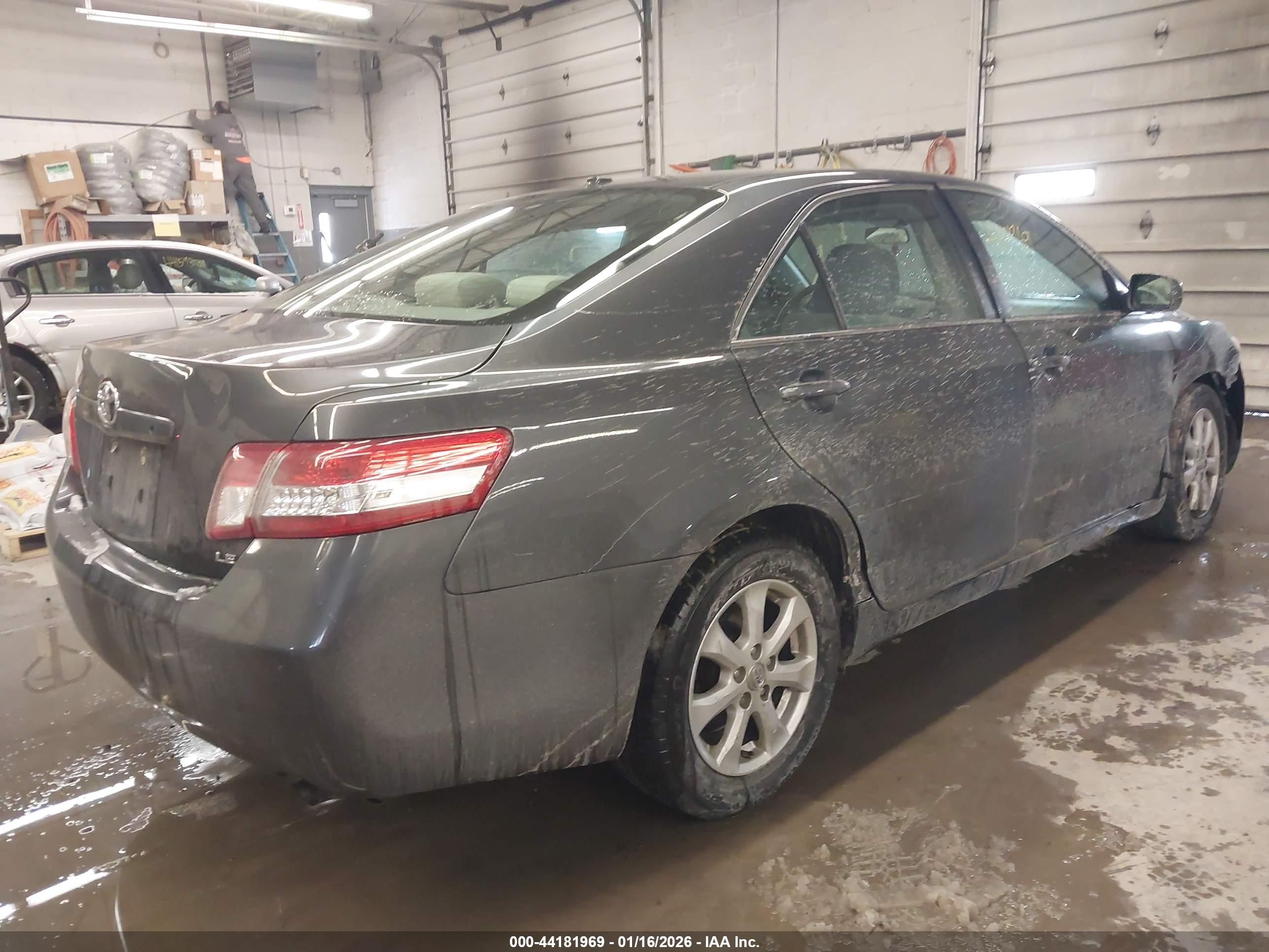 TOYOTA CAMRY image 4