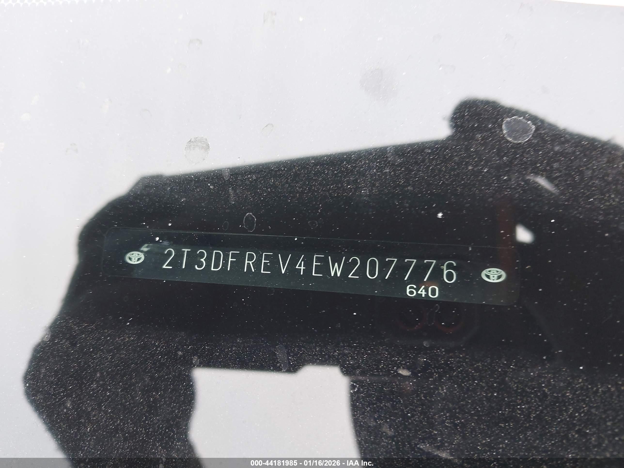 TOYOTA RAV4 image 9