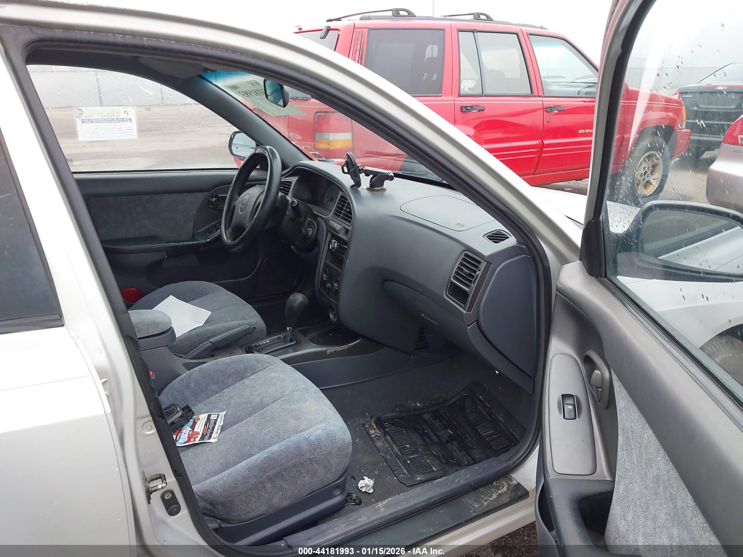 HYUNDAI ELANTRA image 5