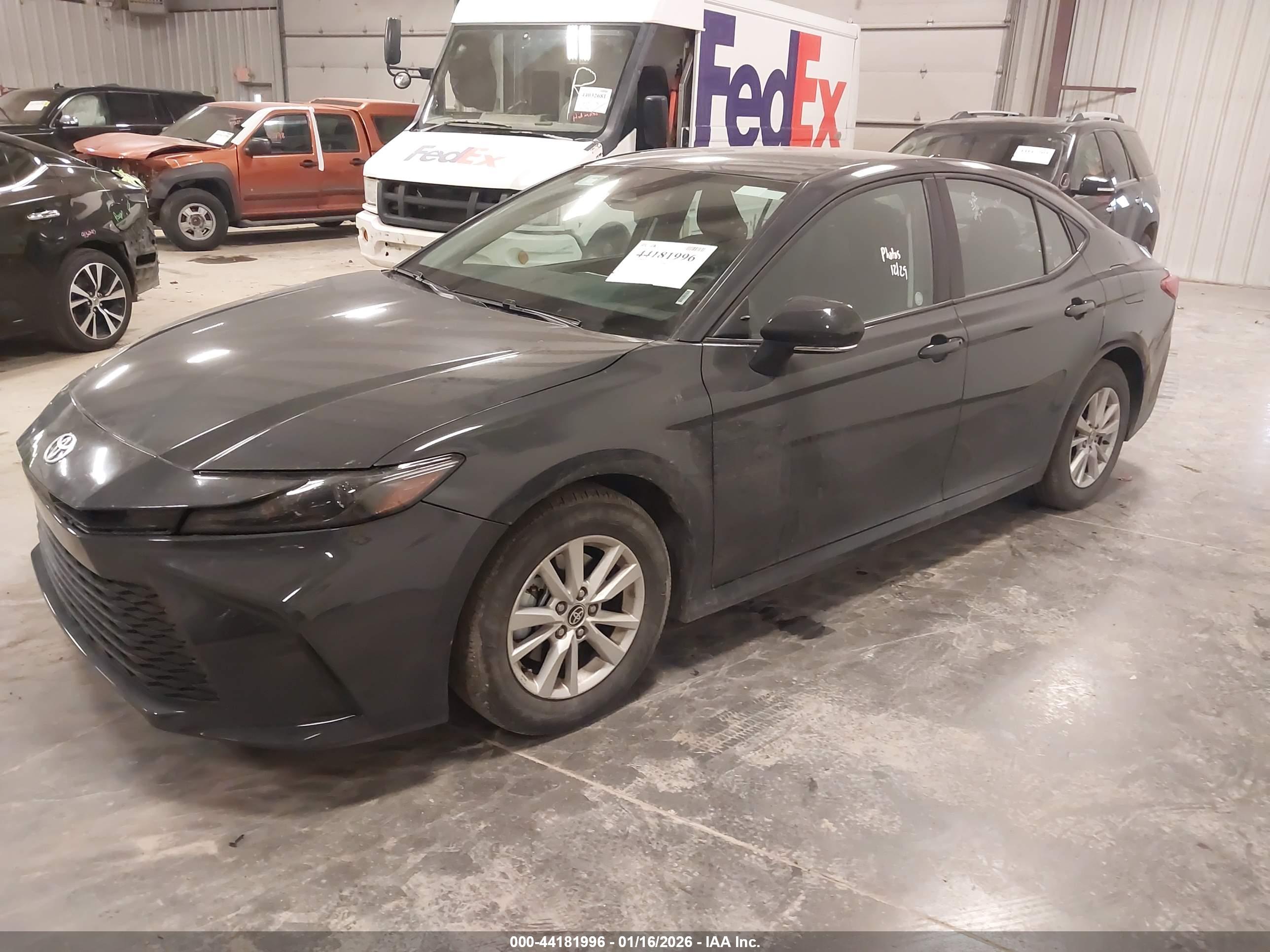 TOYOTA CAMRY image 2
