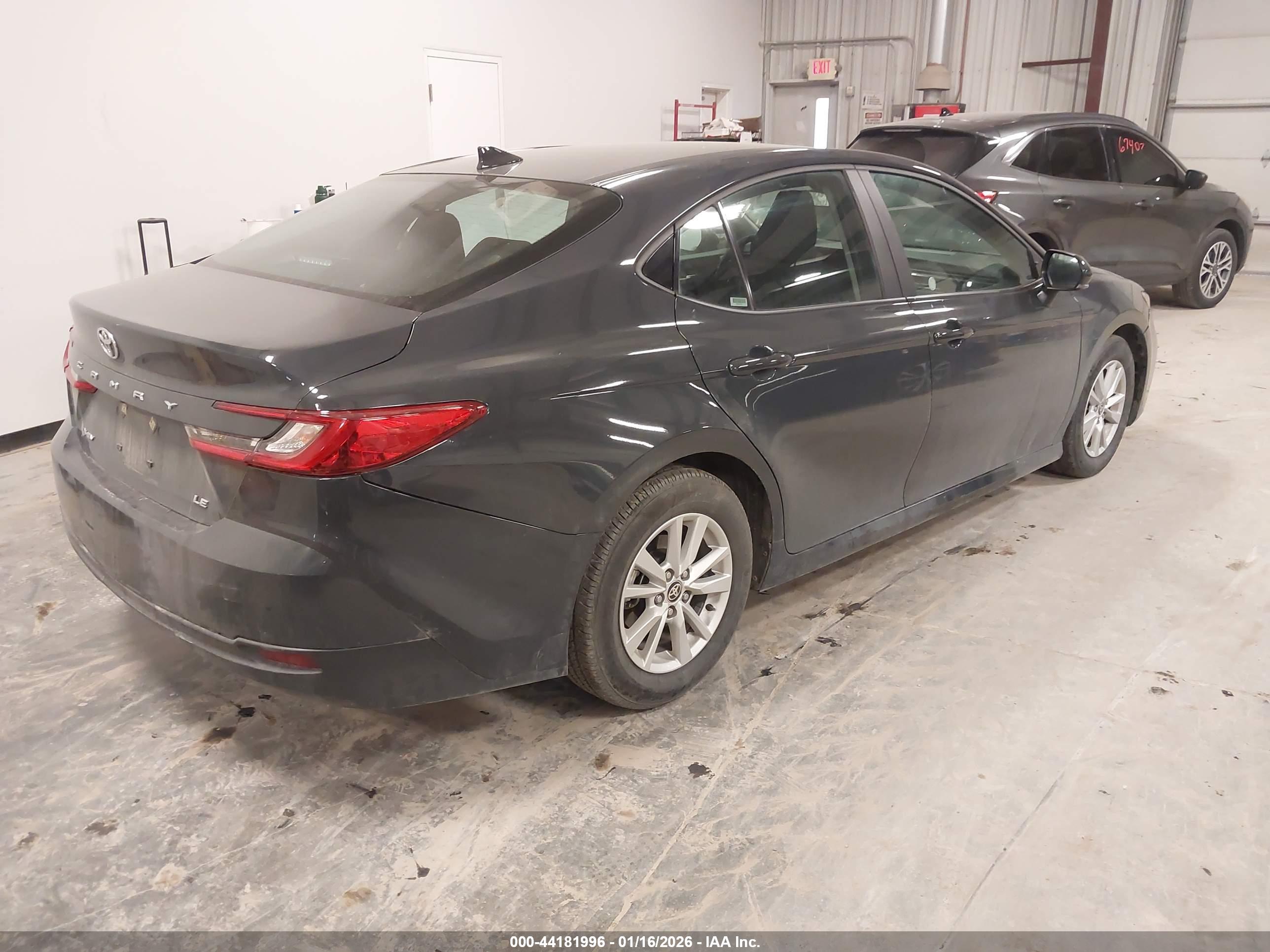 TOYOTA CAMRY image 4