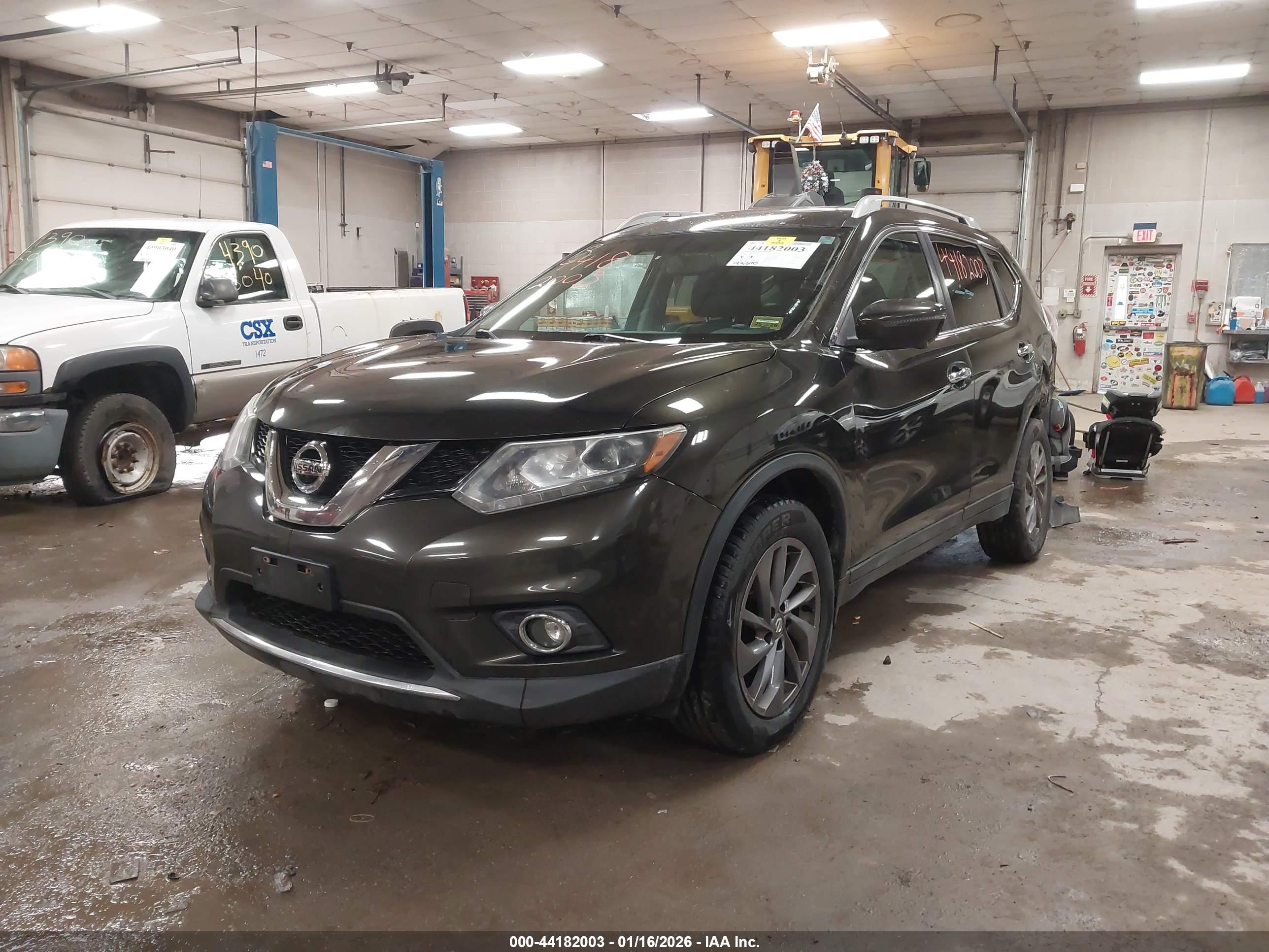 NISSAN ROGUE image 2