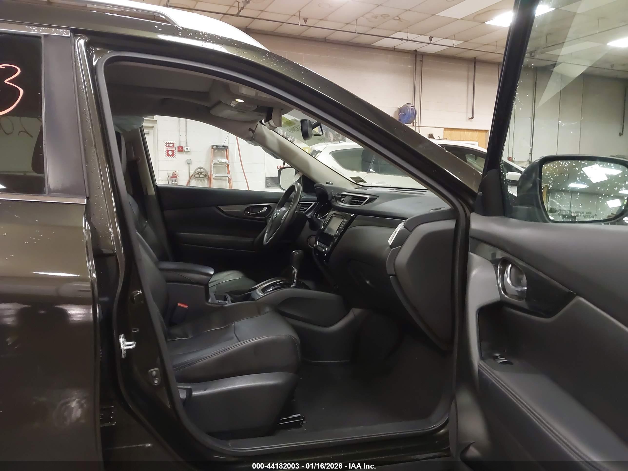 NISSAN ROGUE image 5