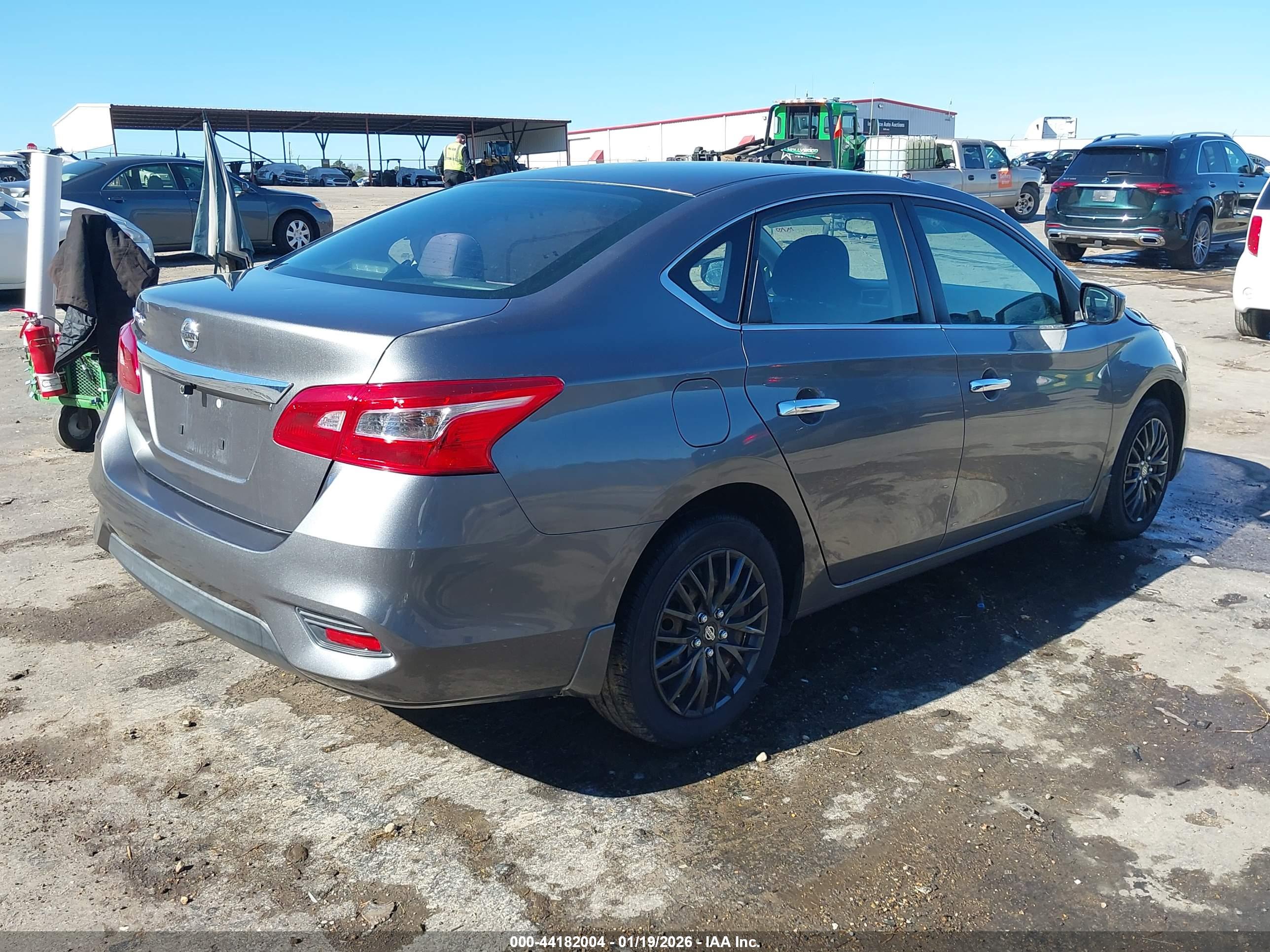 NISSAN SENTRA image 4