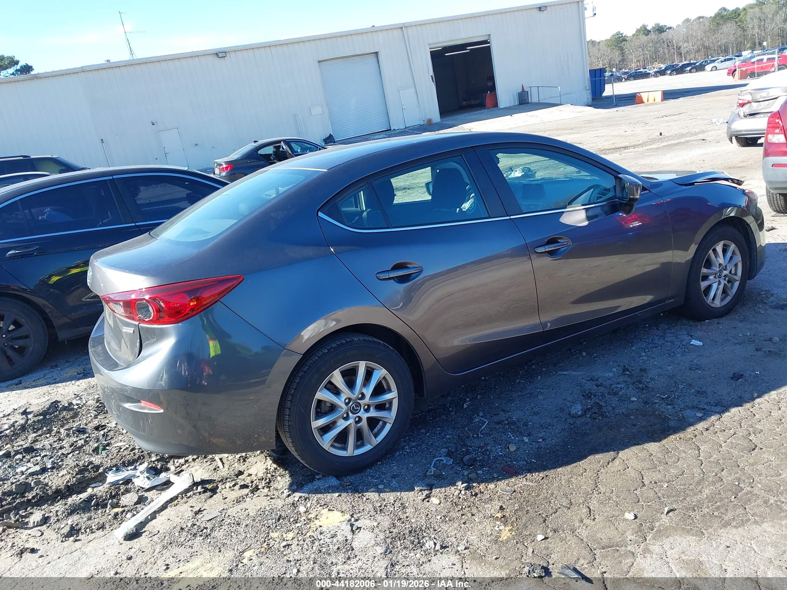 MAZDA MAZDA3 image 4