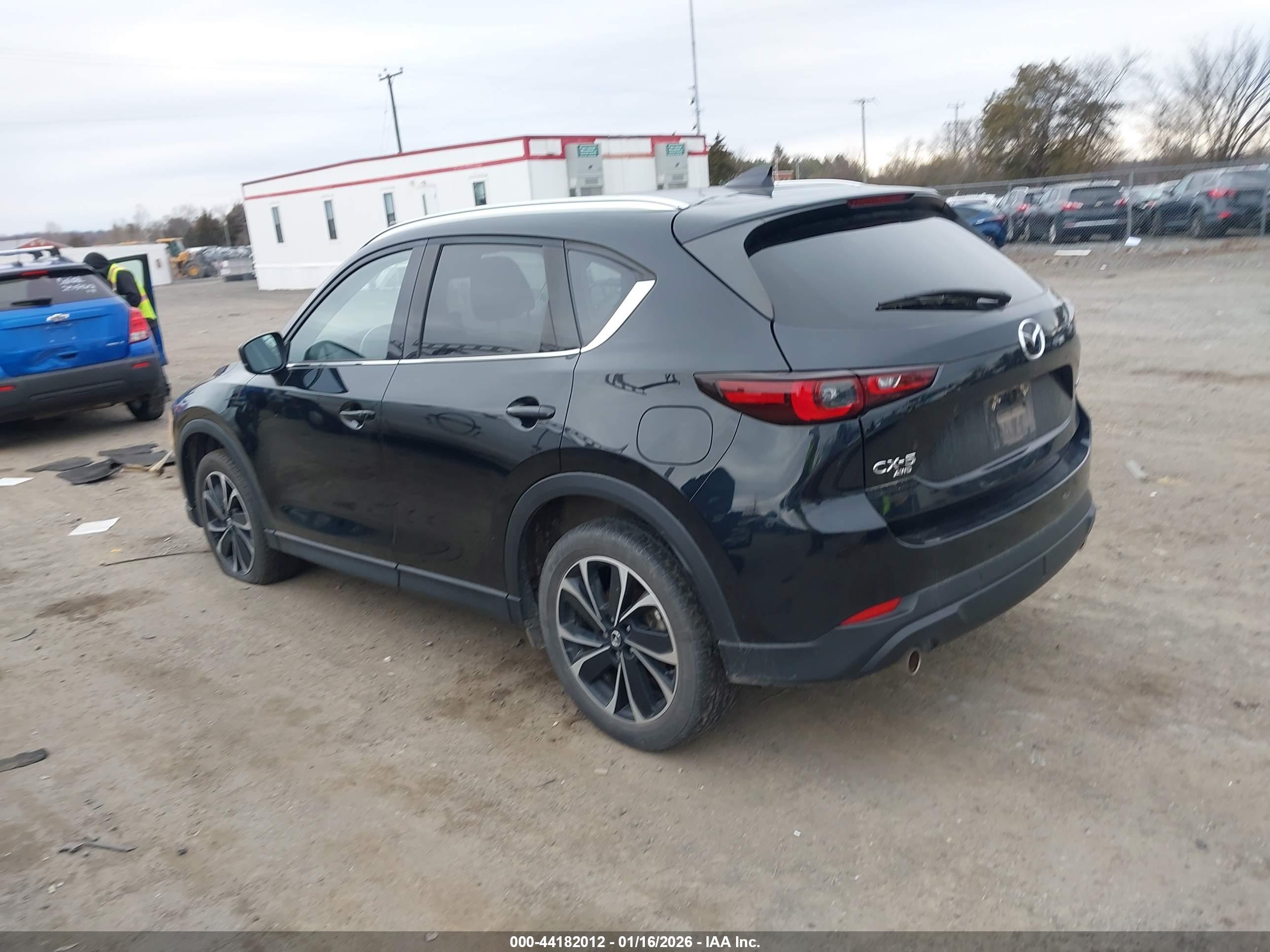 MAZDA CX-5 image 3