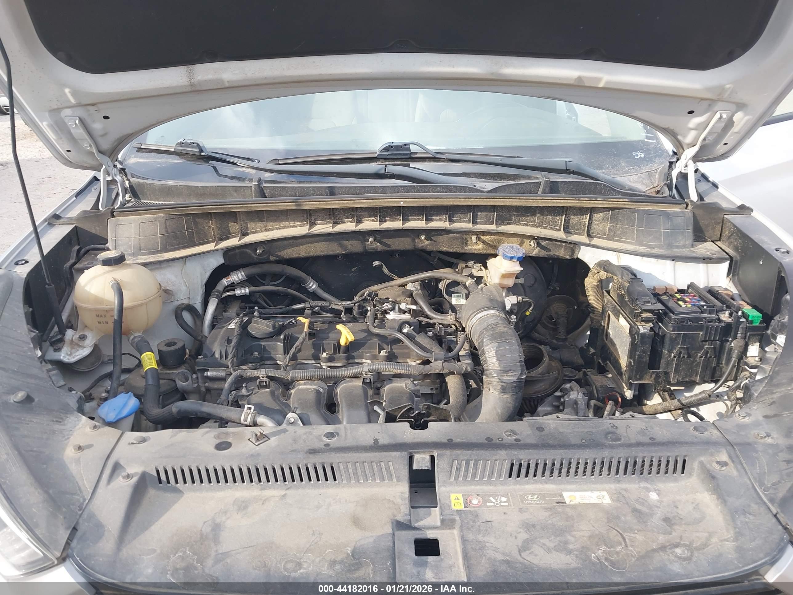HYUNDAI TUCSON image 10