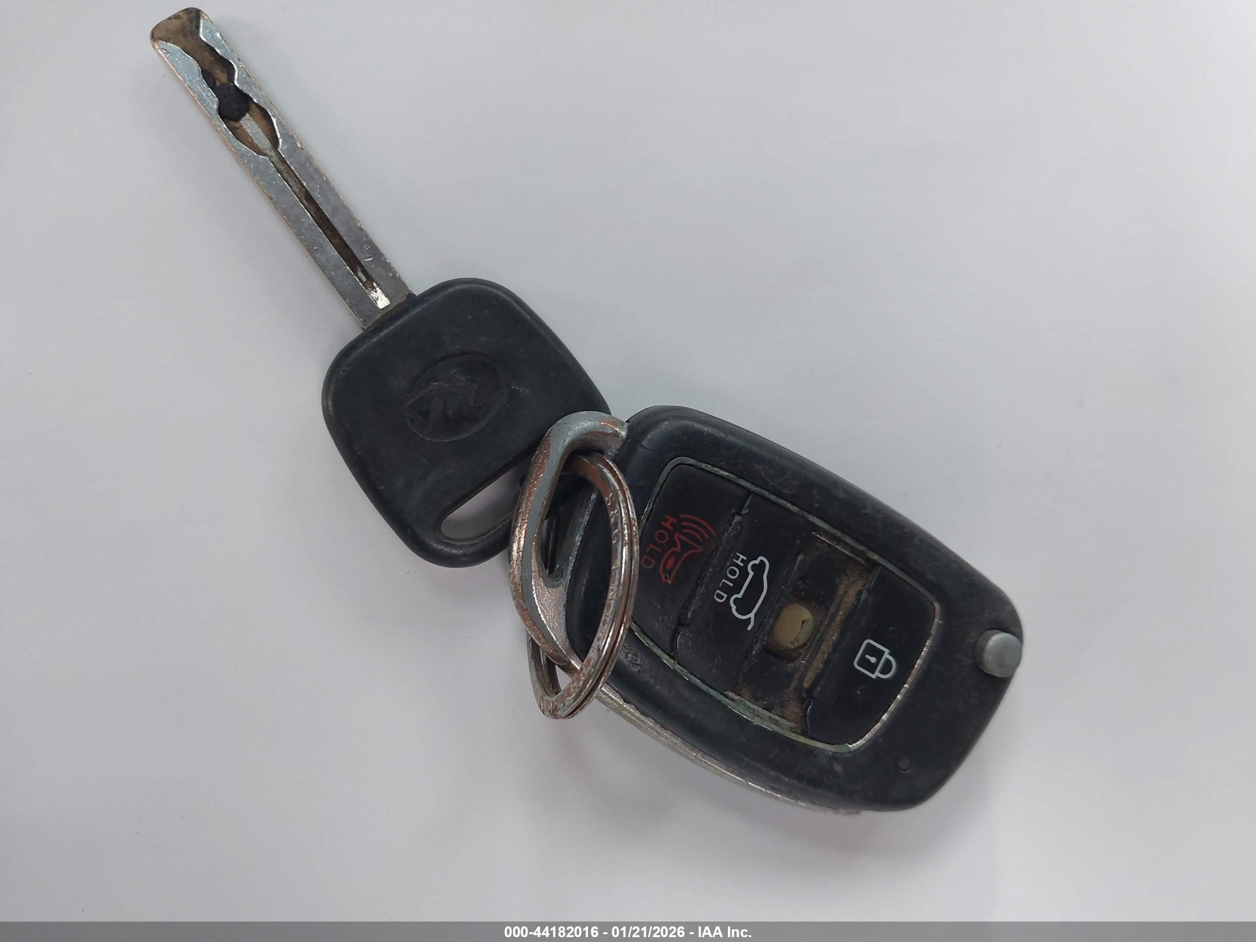 HYUNDAI TUCSON image 11