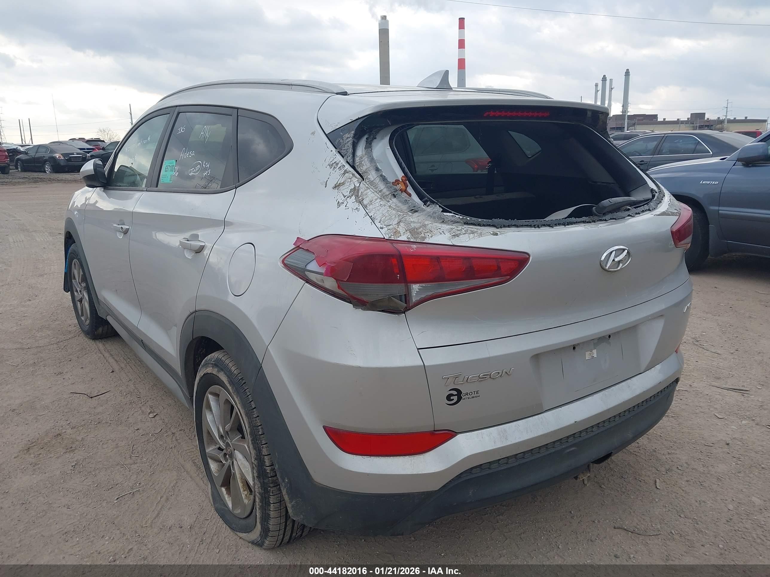 HYUNDAI TUCSON image 3