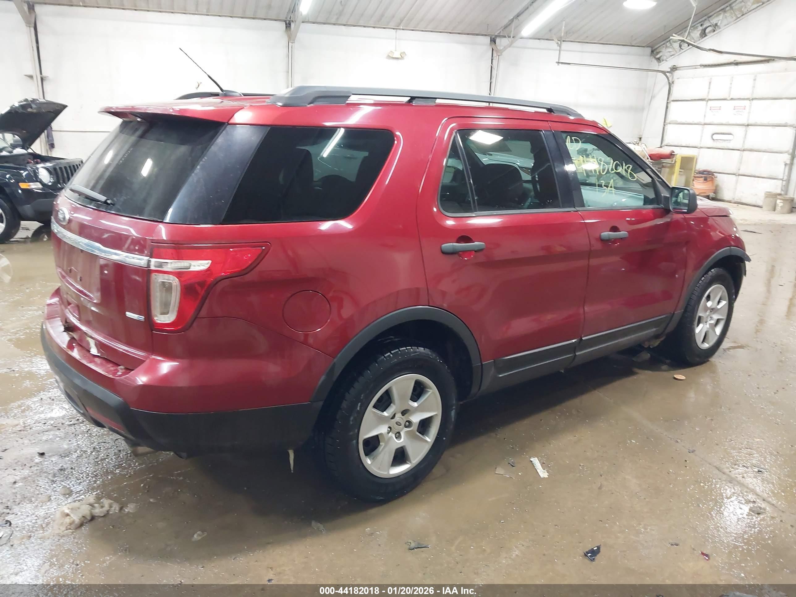 FORD EXPLORER image 4