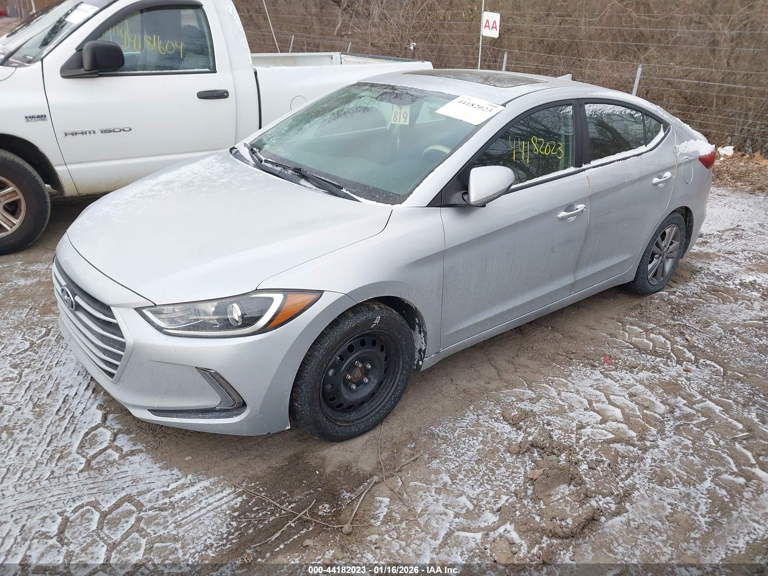 HYUNDAI ELANTRA image 2
