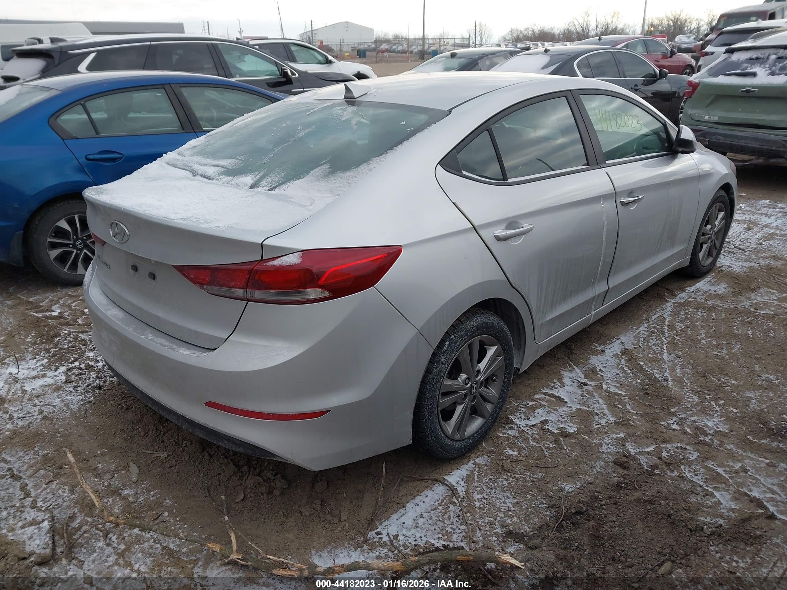 HYUNDAI ELANTRA image 4