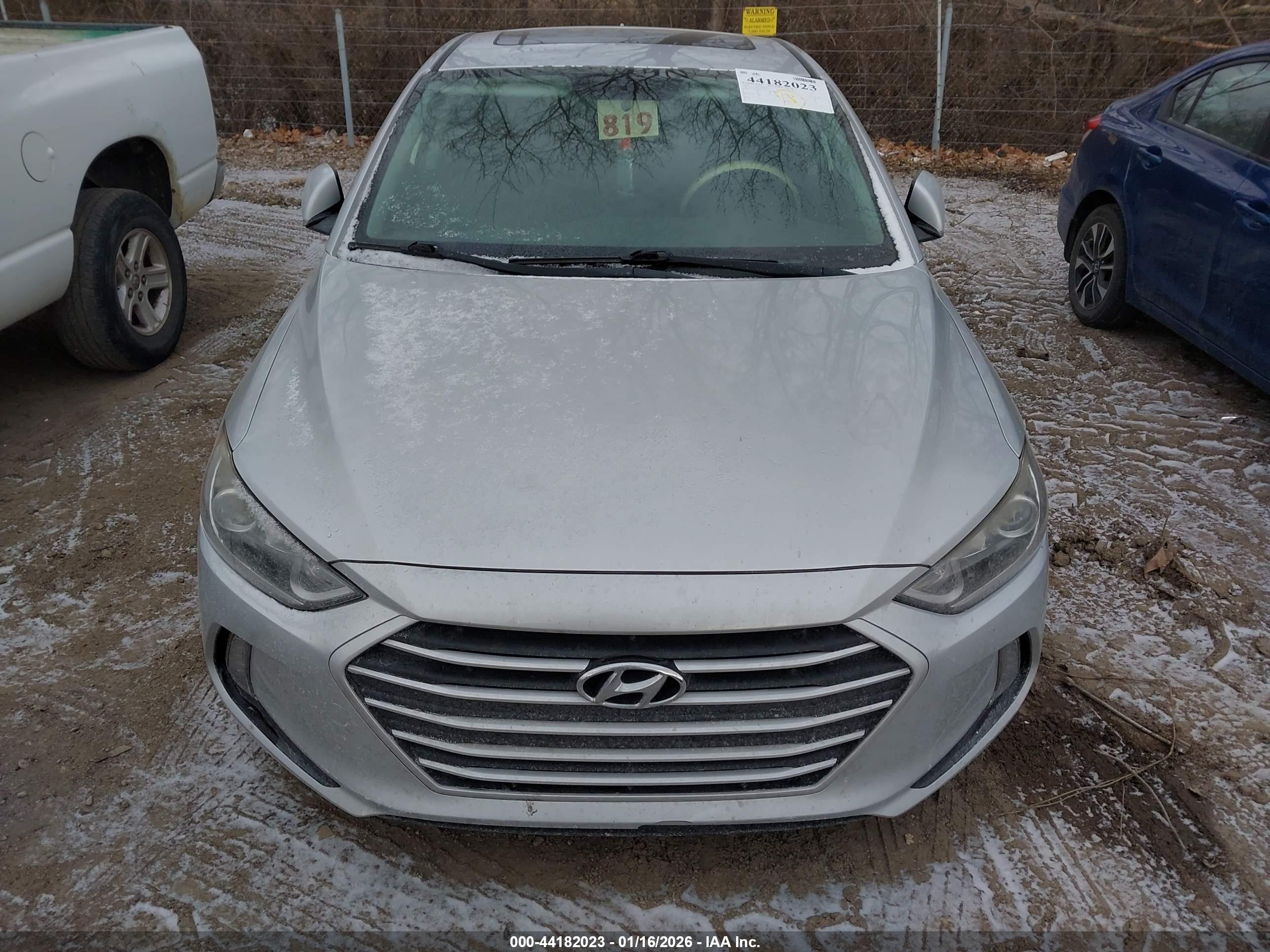HYUNDAI ELANTRA image 6