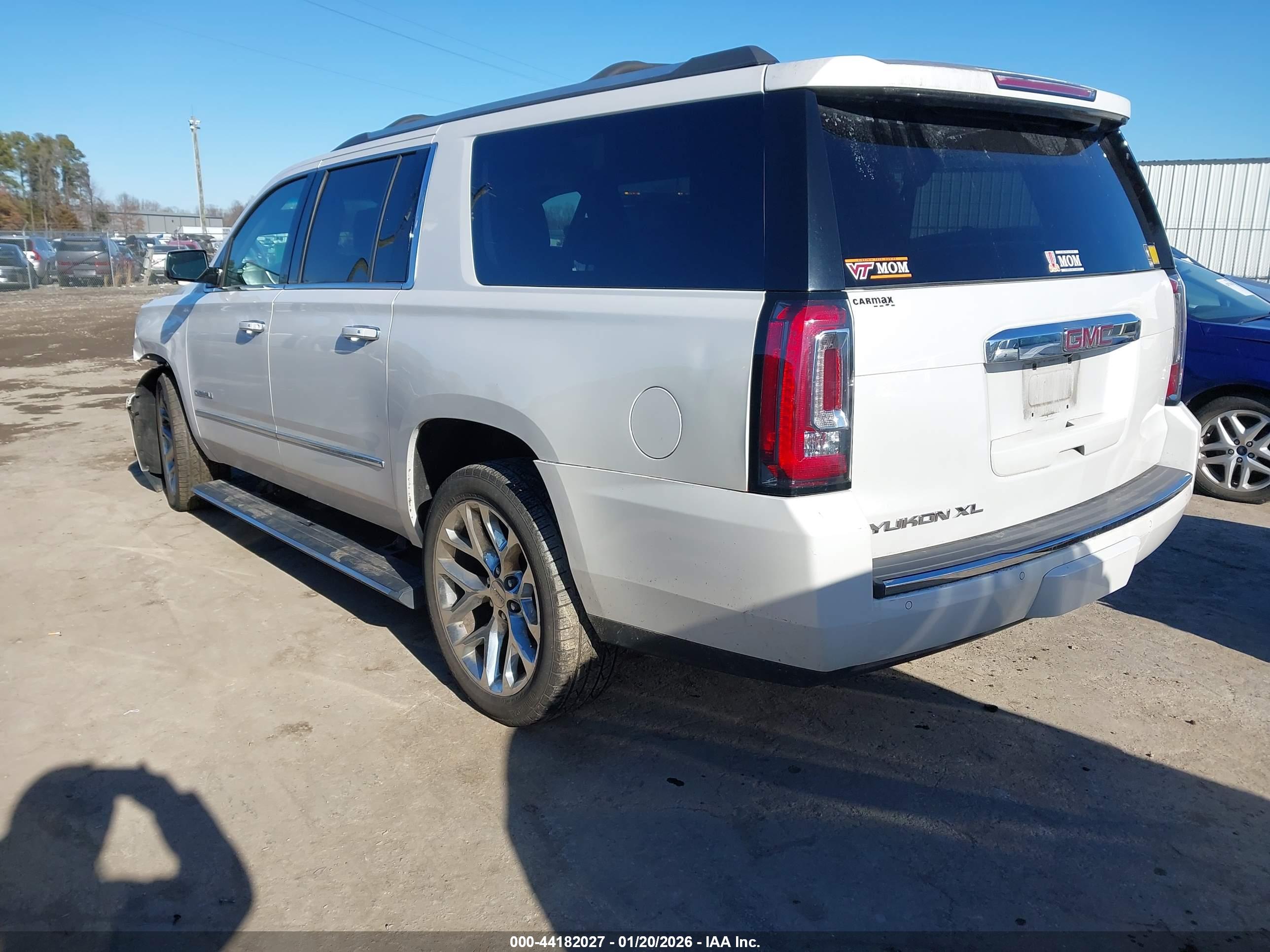 GMC YUKON image 3