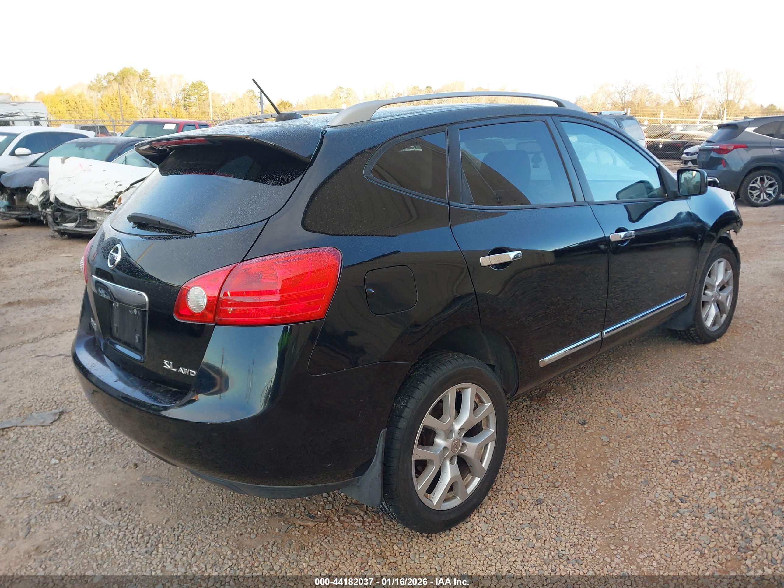 NISSAN ROGUE image 4