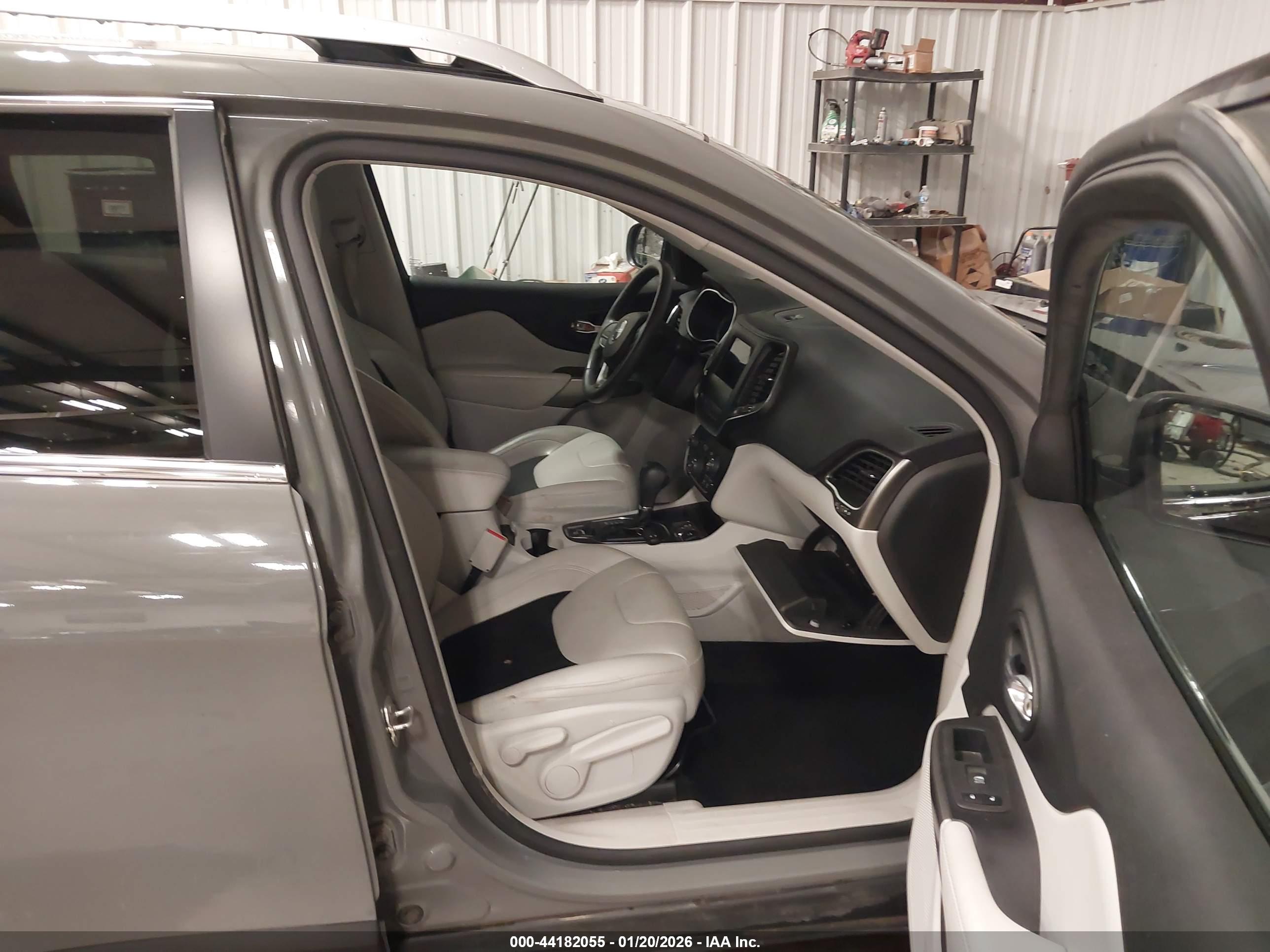 JEEP CHEROKEE image 5