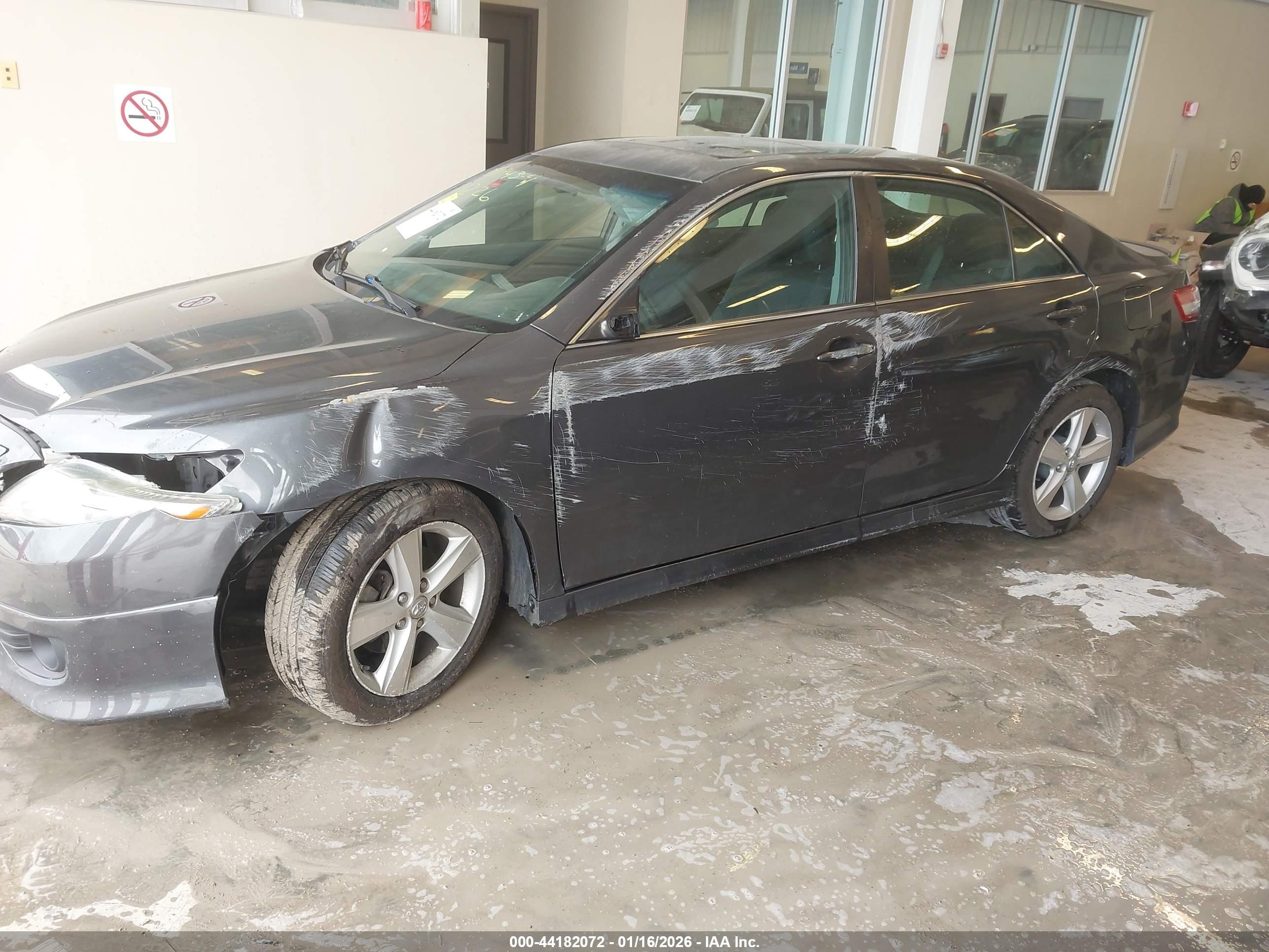TOYOTA CAMRY image 6