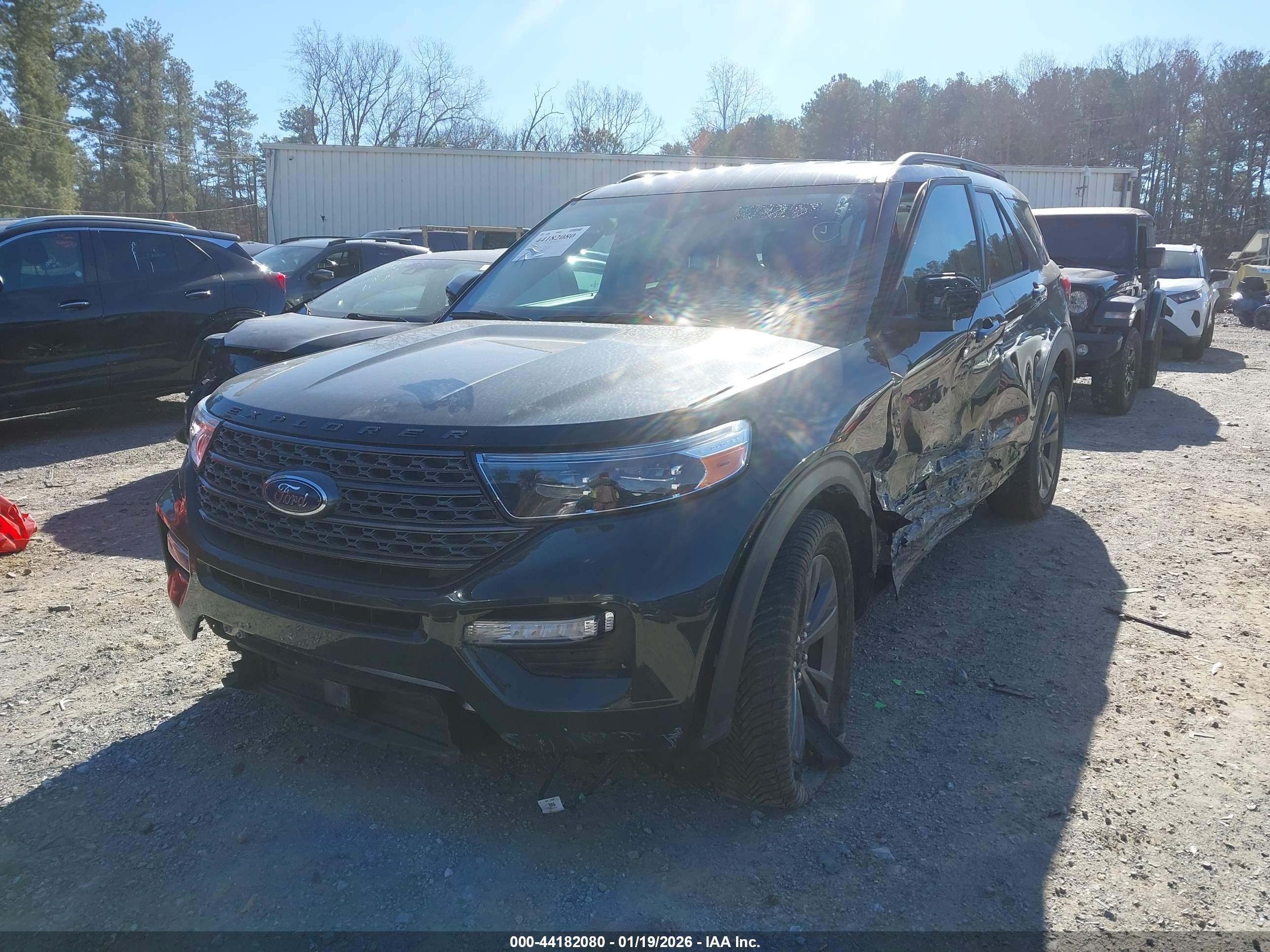FORD EXPLORER image 2