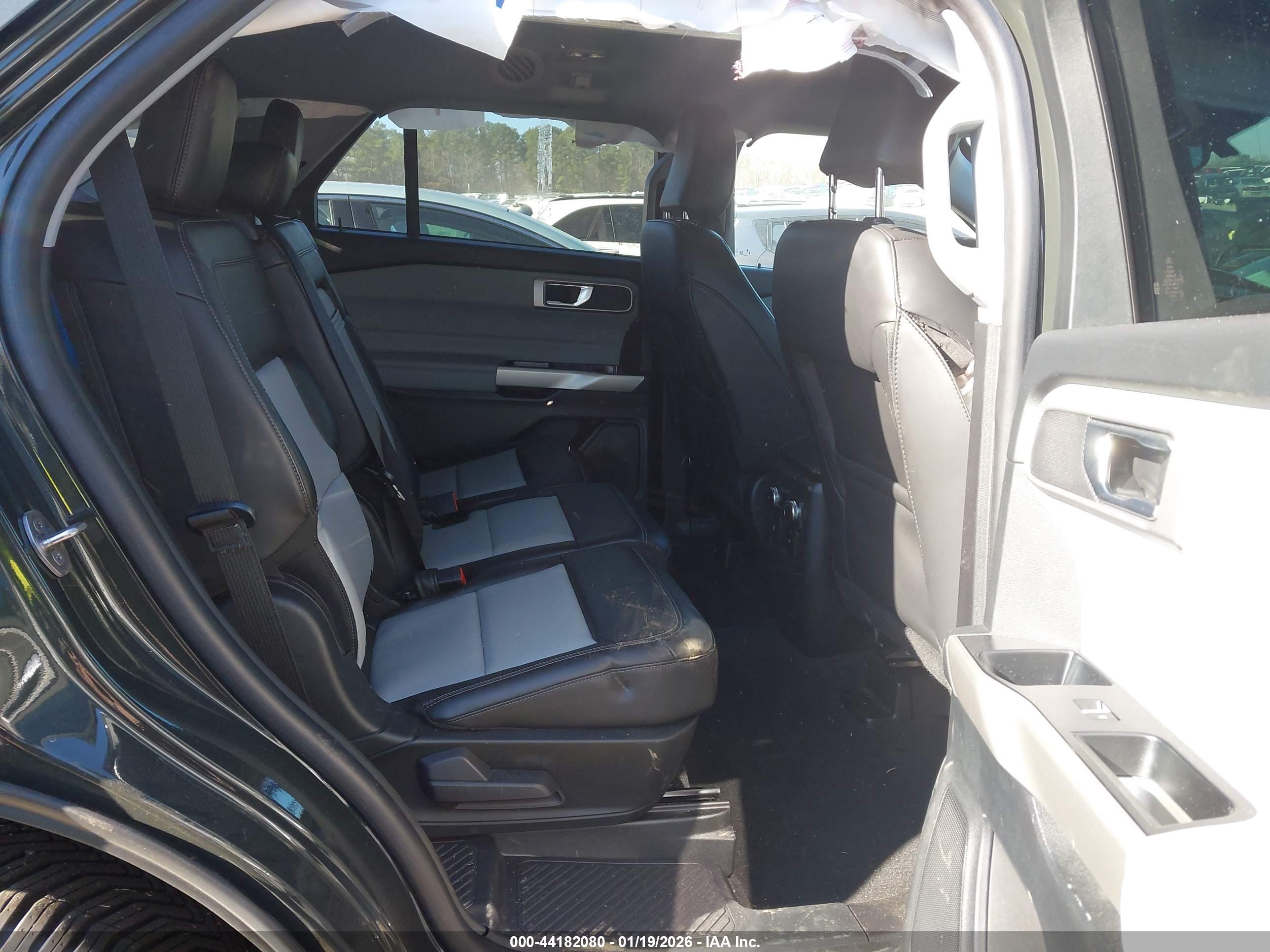 FORD EXPLORER image 8