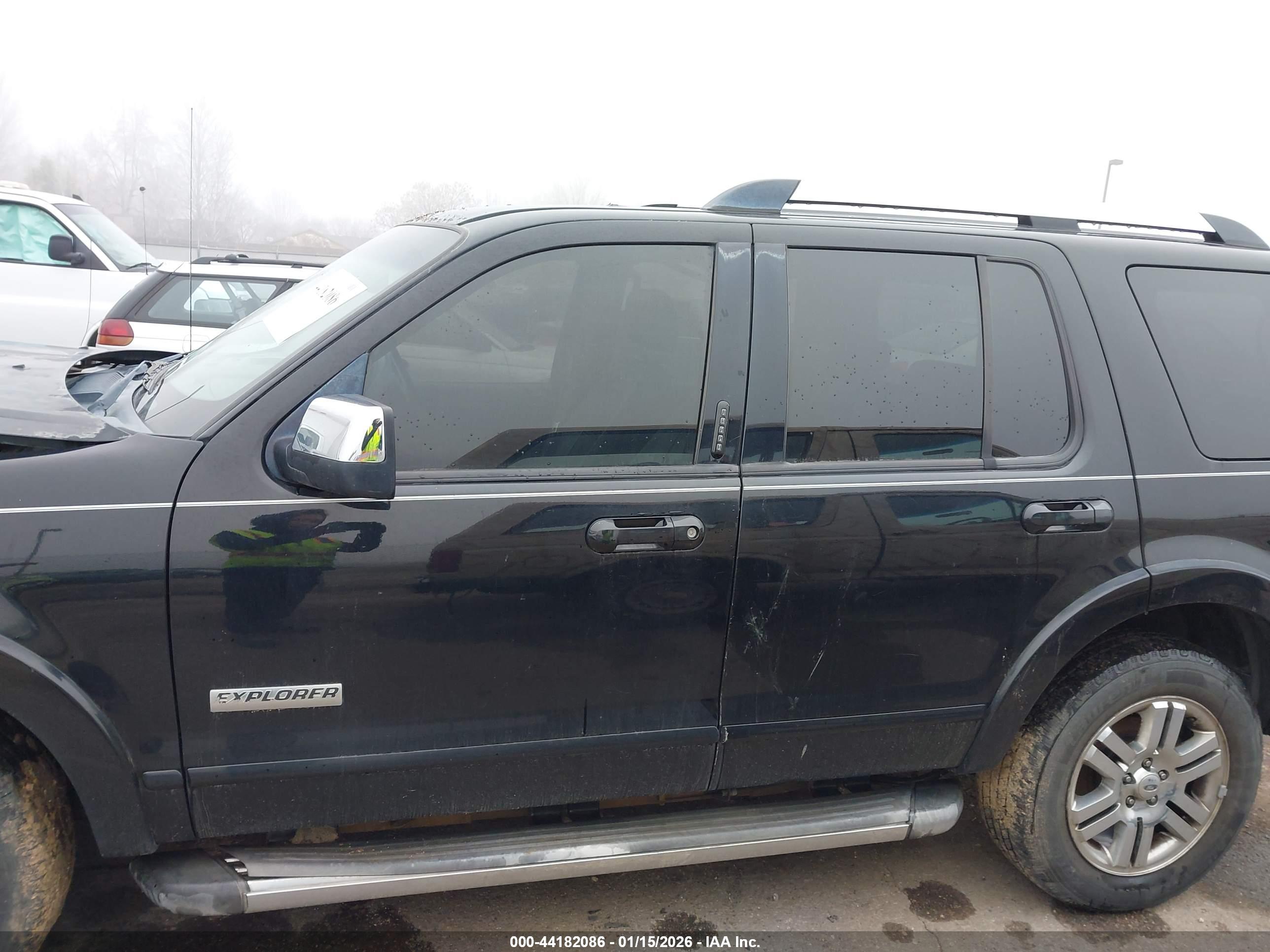 FORD EXPLORER image 6