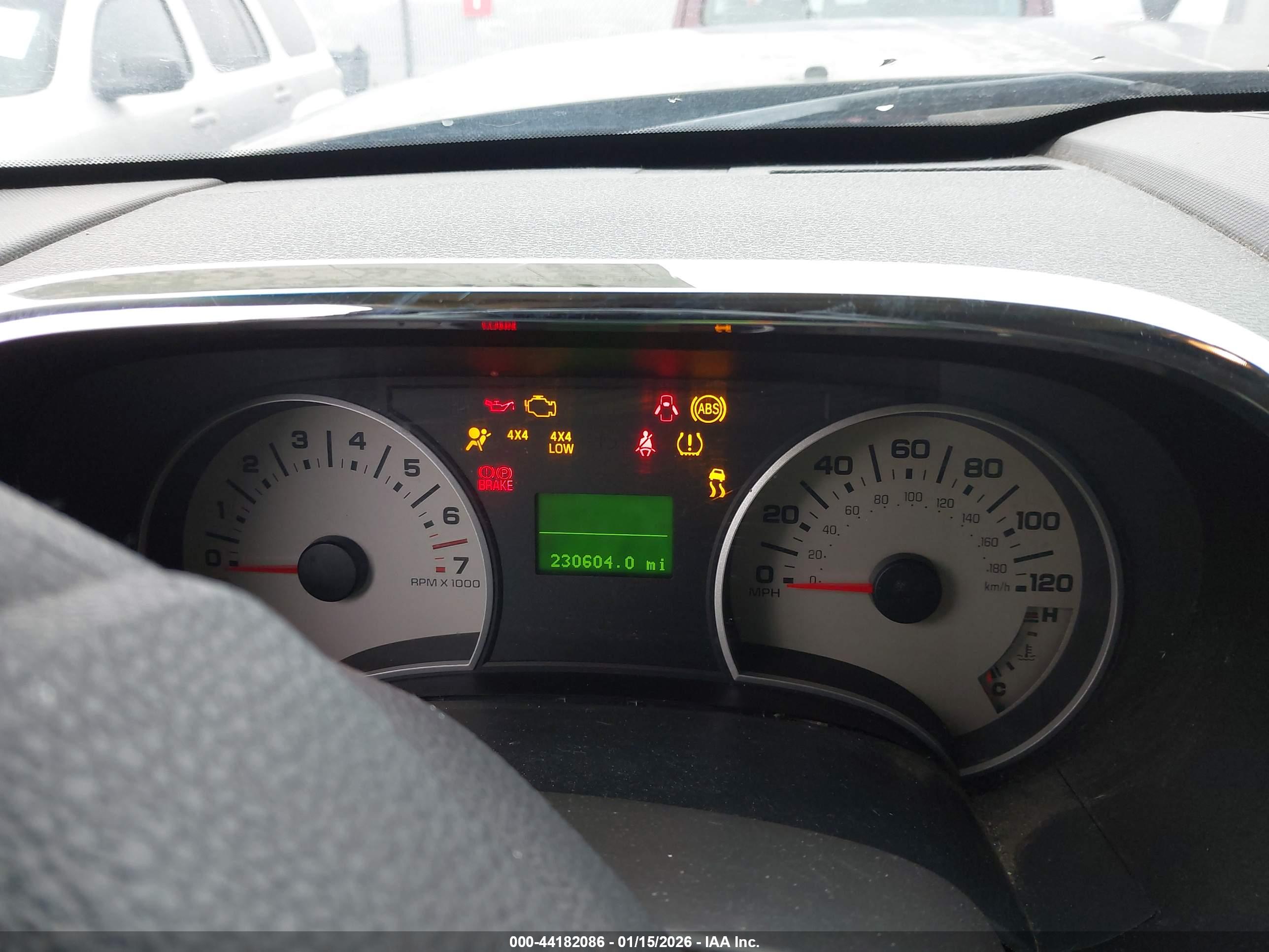 FORD EXPLORER image 7