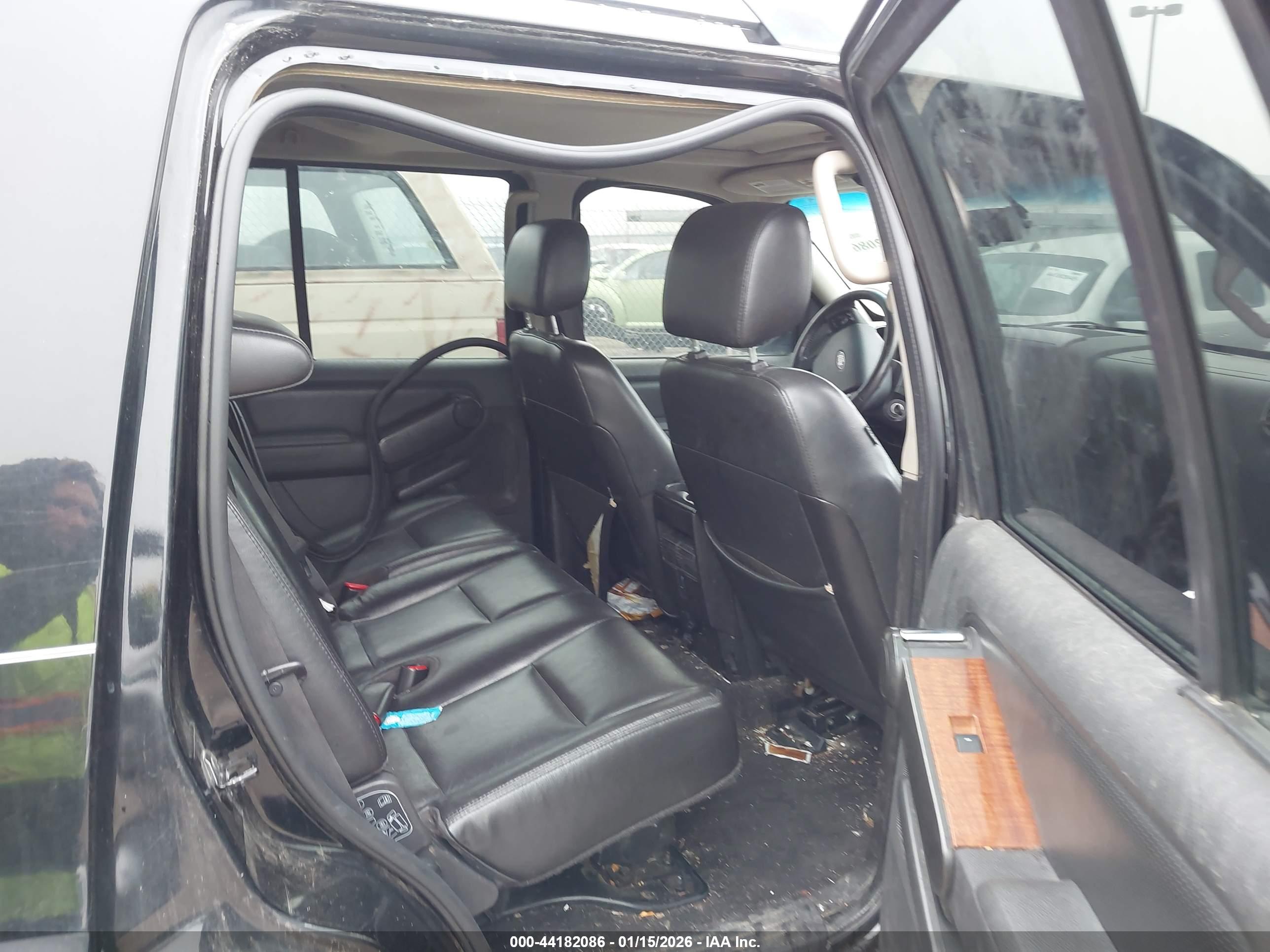 FORD EXPLORER image 8