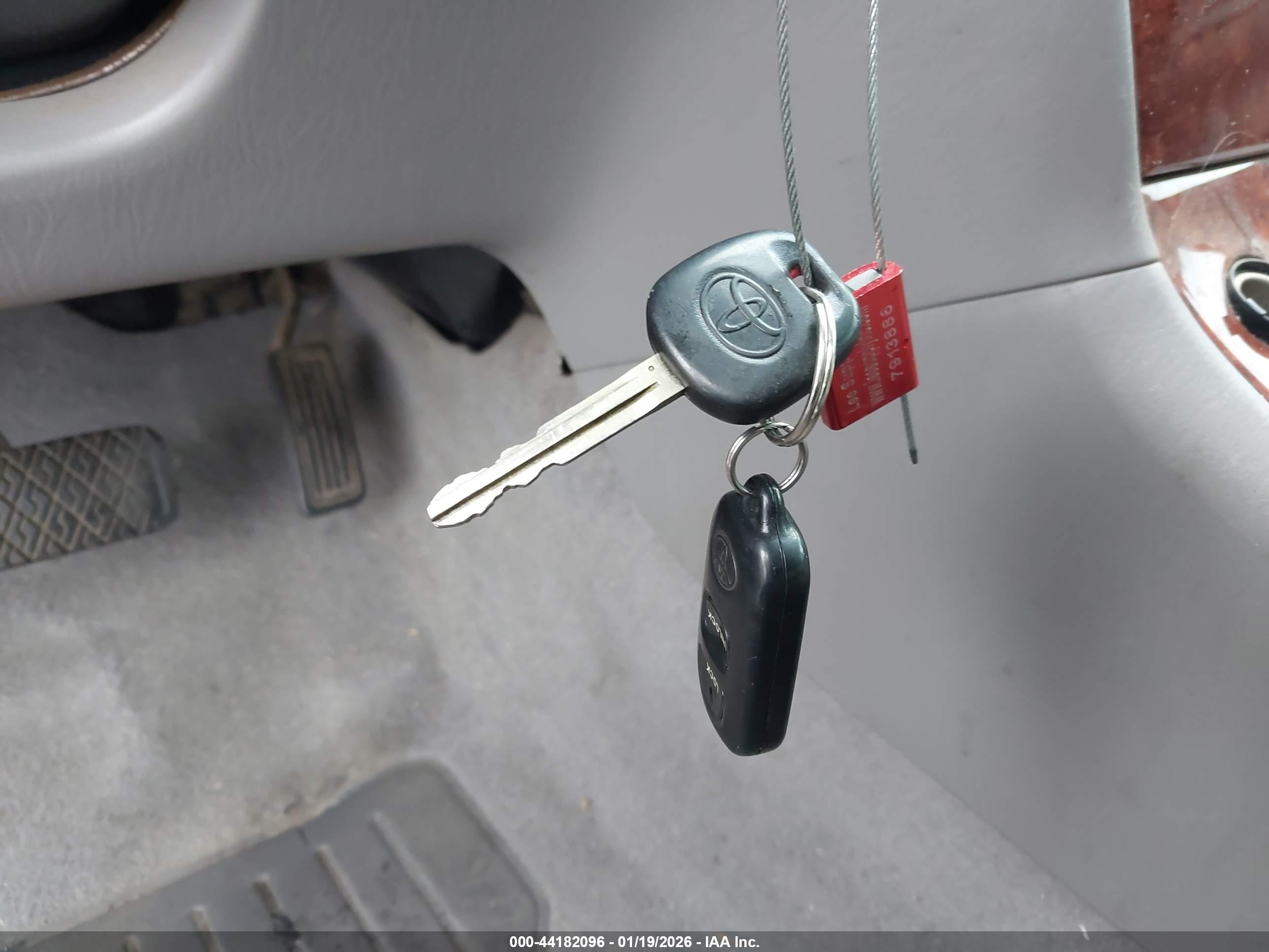 TOYOTA COROLLA image 11