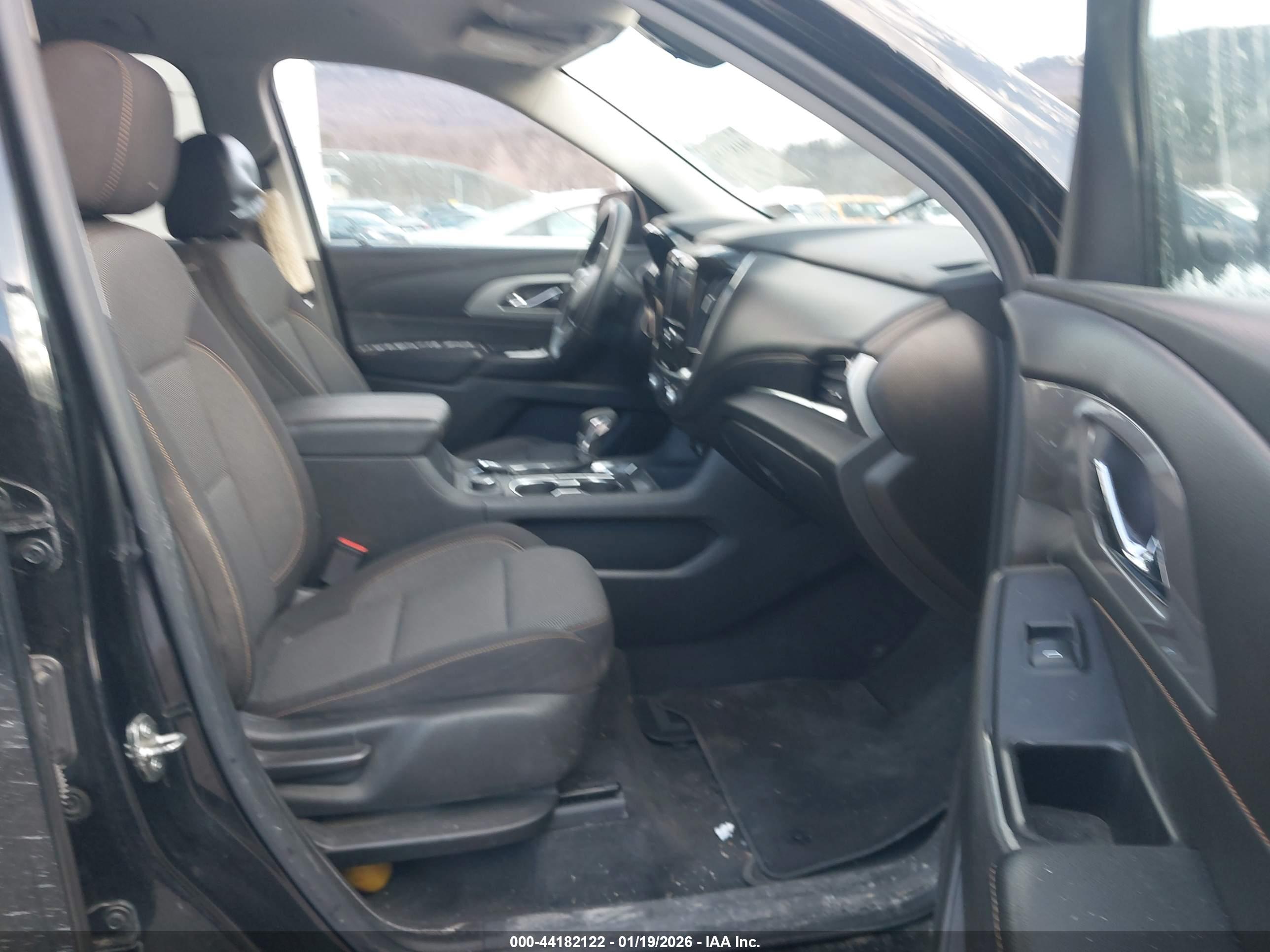 CHEVROLET TRAVERSE image 5