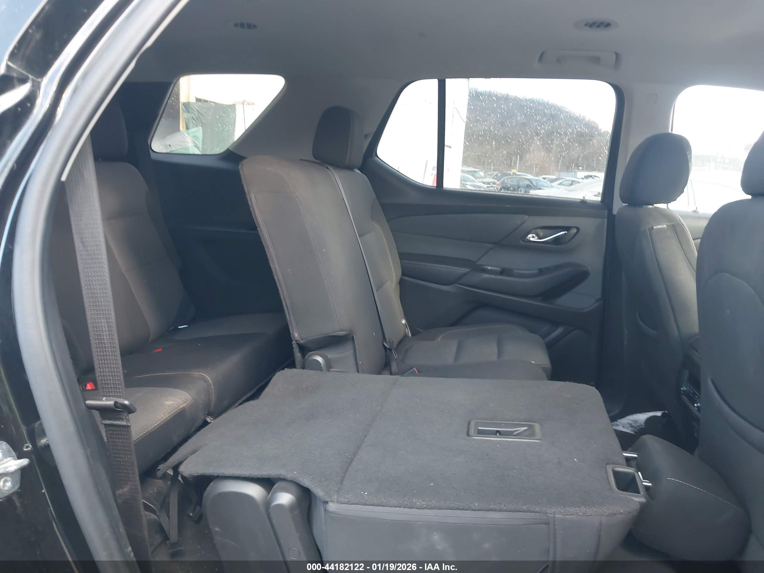 CHEVROLET TRAVERSE image 8