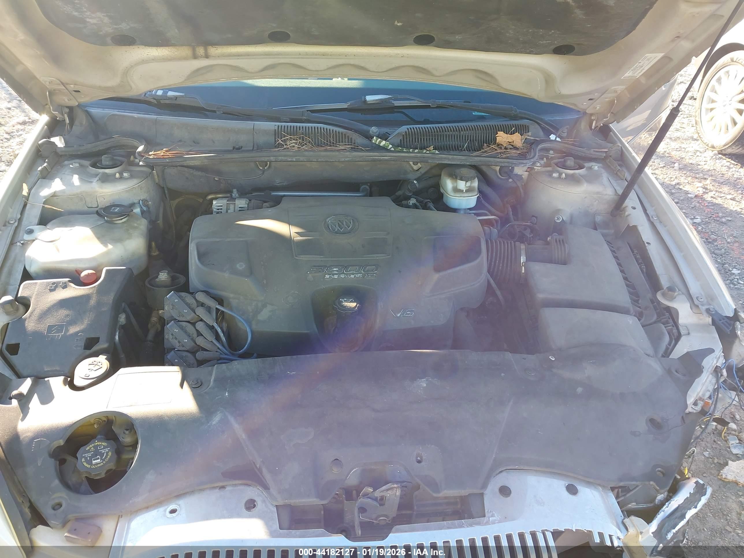 BUICK LUCERNE image 10