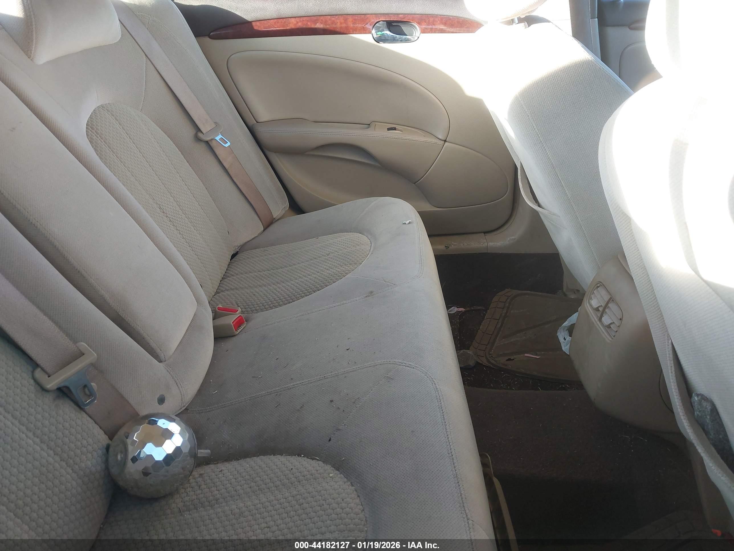 BUICK LUCERNE image 8