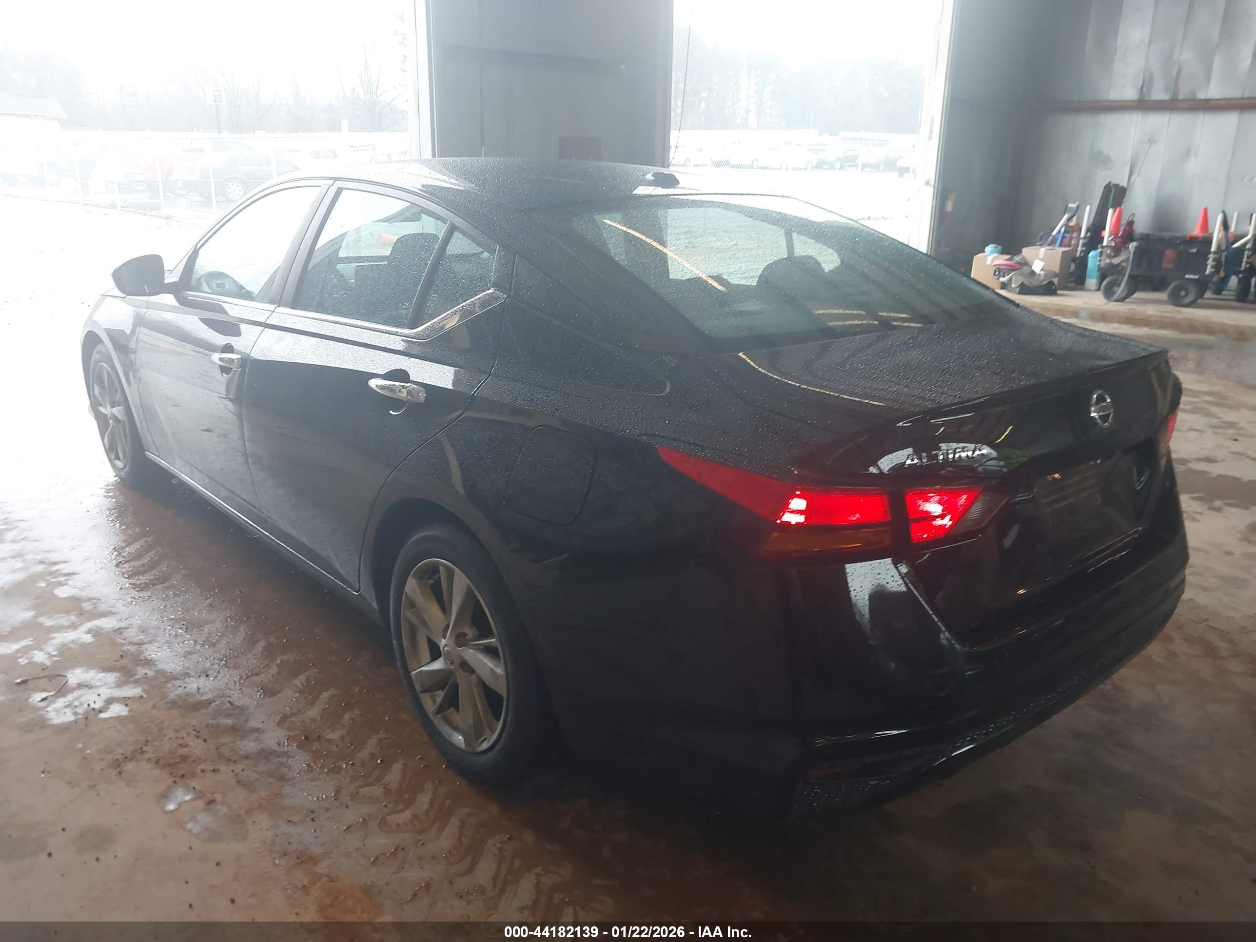 NISSAN ALTIMA image 3
