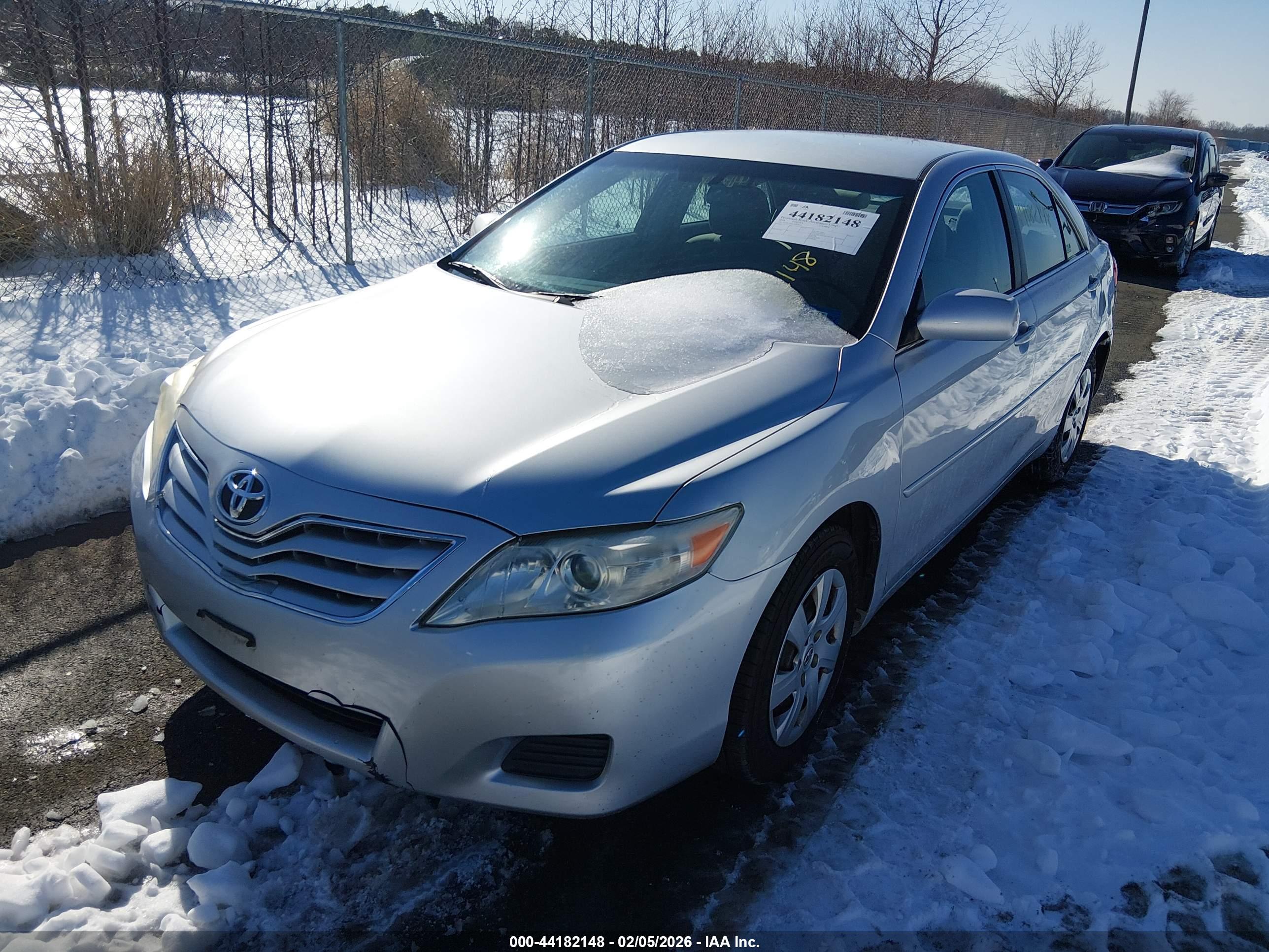 TOYOTA CAMRY image 2
