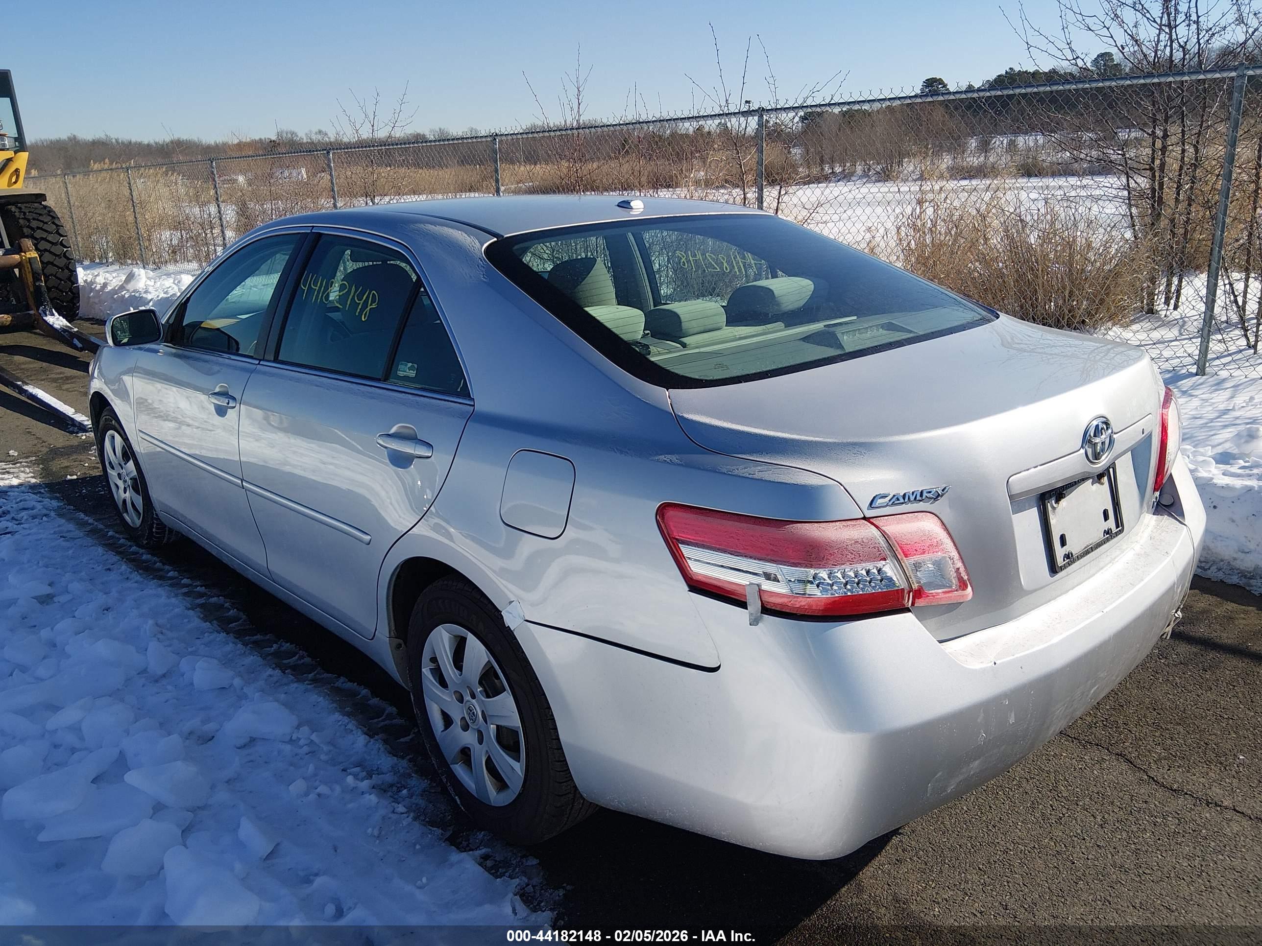 TOYOTA CAMRY image 3