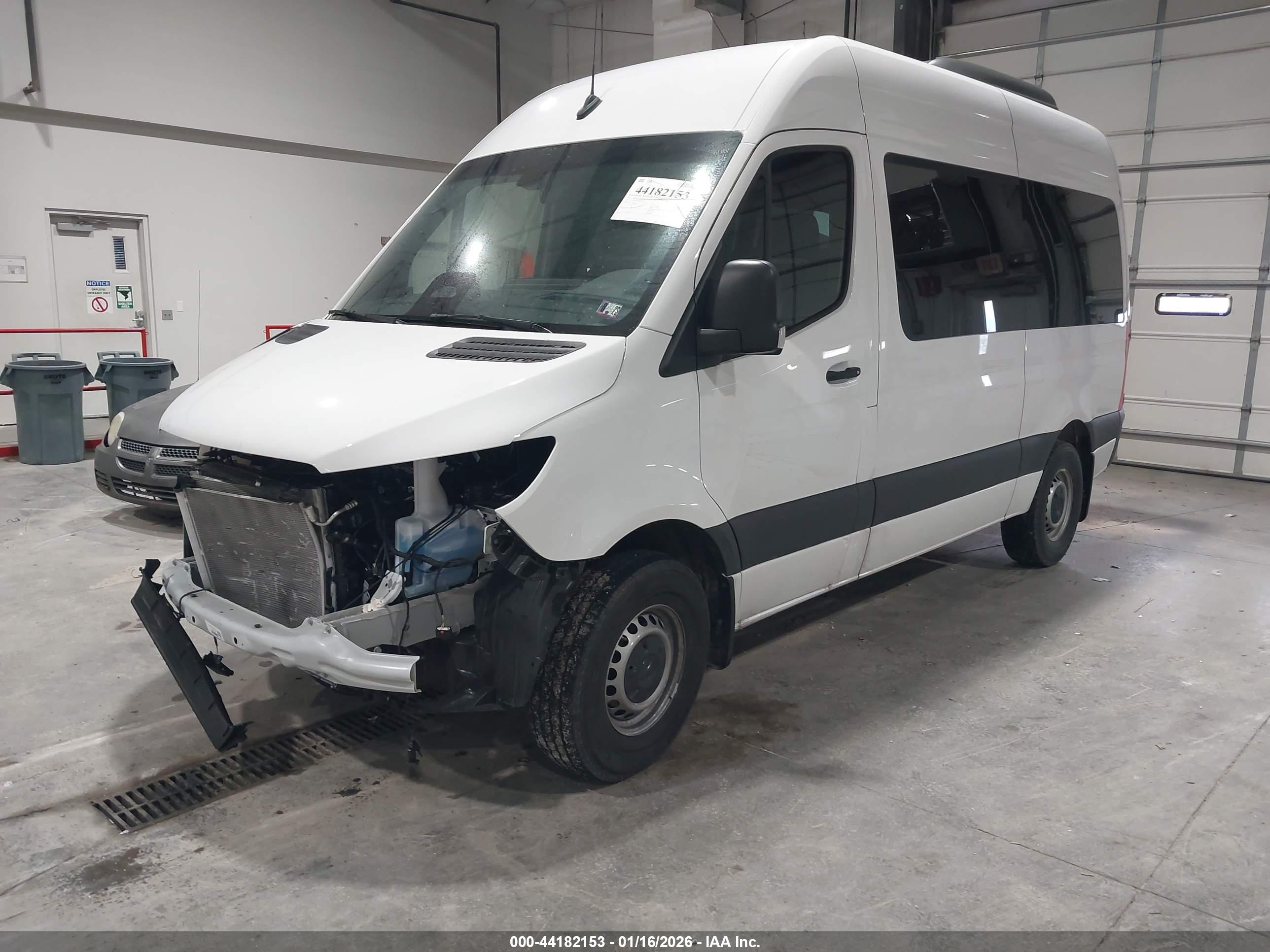 MERCEDES-BENZ SPRINTER image 2