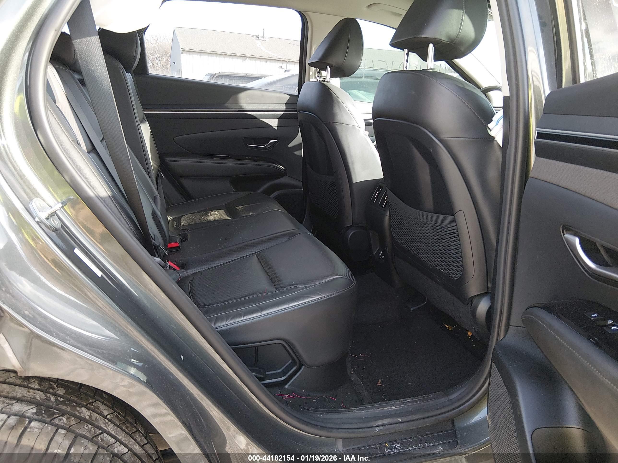 HYUNDAI TUCSON image 8