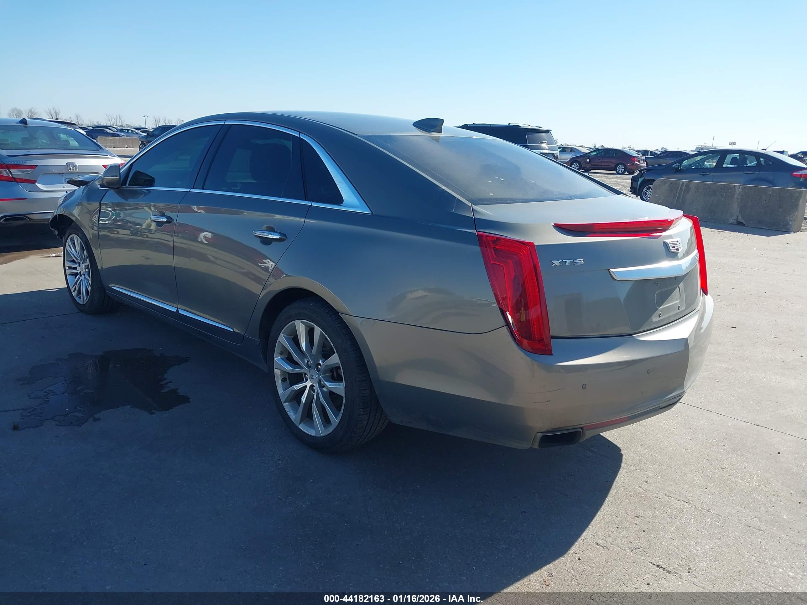 CADILLAC XTS image 3
