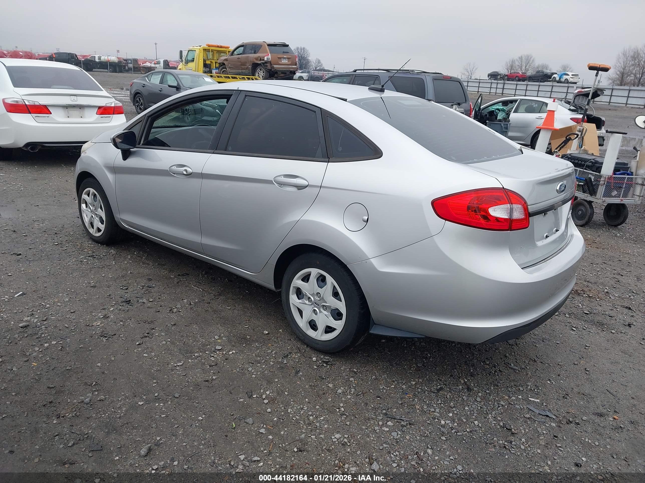 FORD FIESTA image 3