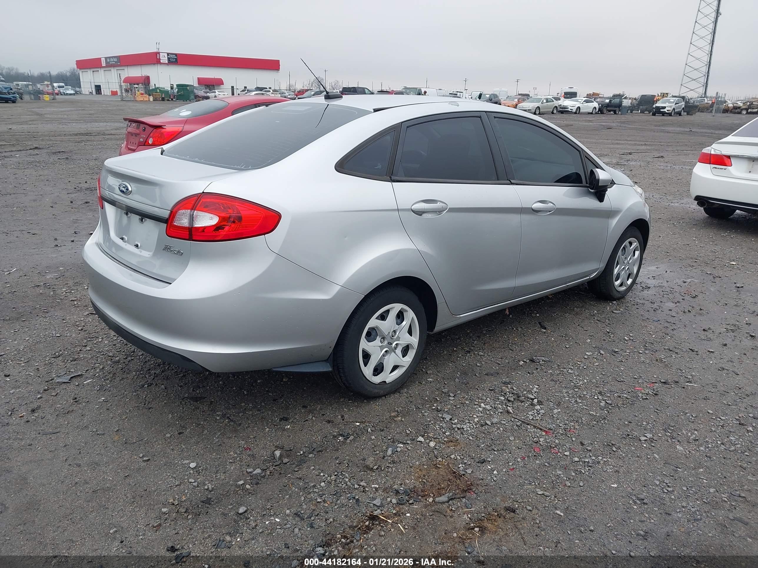 FORD FIESTA image 4