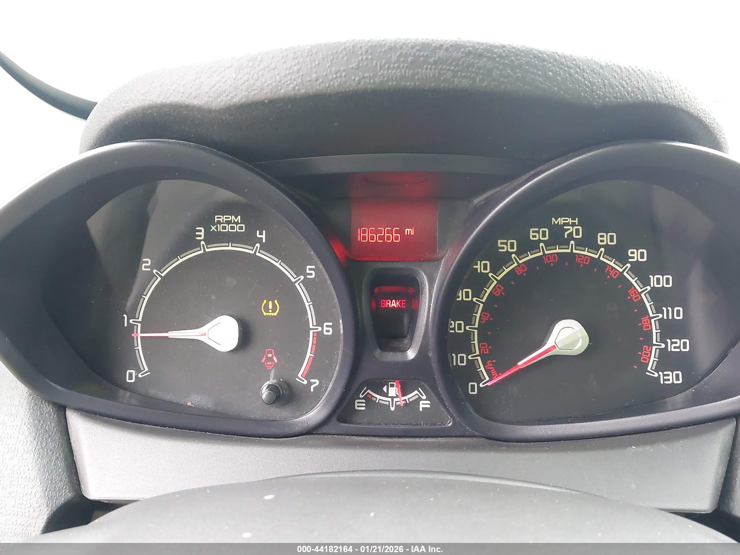FORD FIESTA image 7